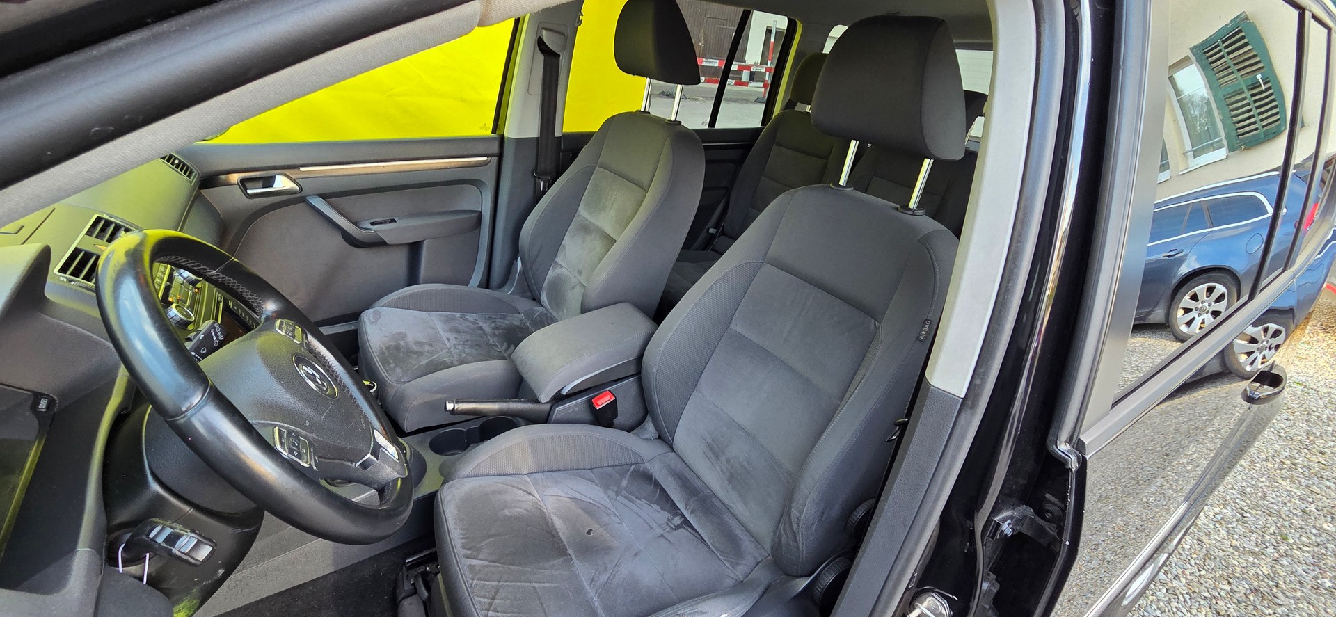 VW Touran 2.0 TDI Highline-image-7