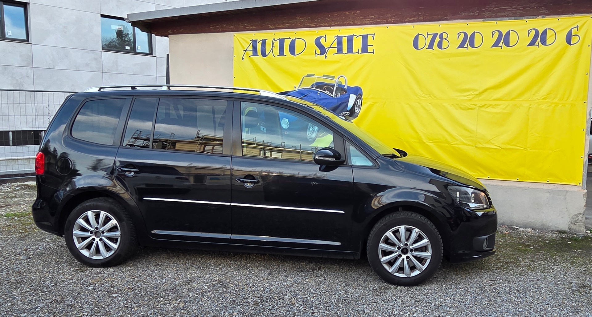 VW Touran 2.0 TDI Highline-image-6