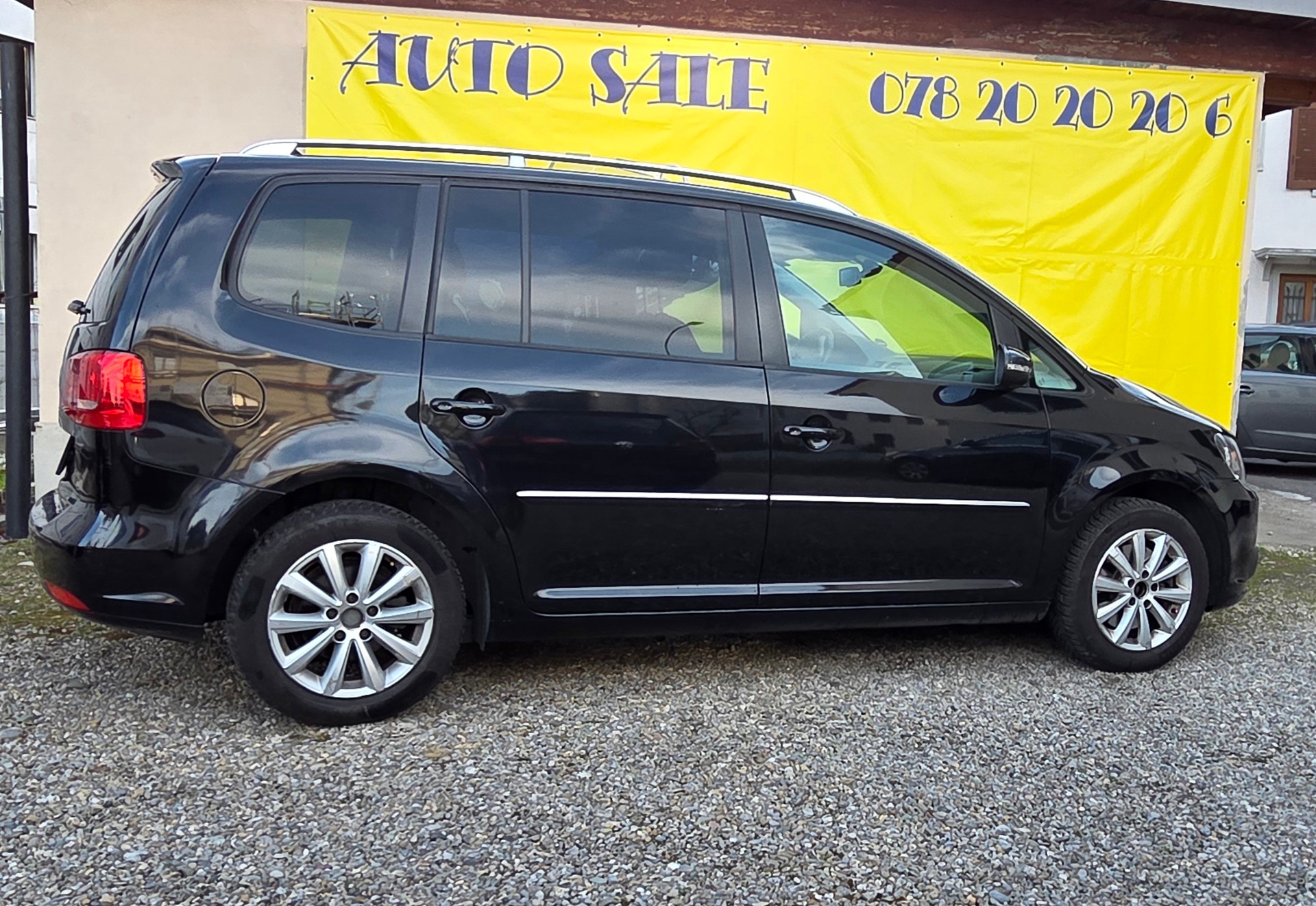 VW Touran 2.0 TDI Highline-image-3