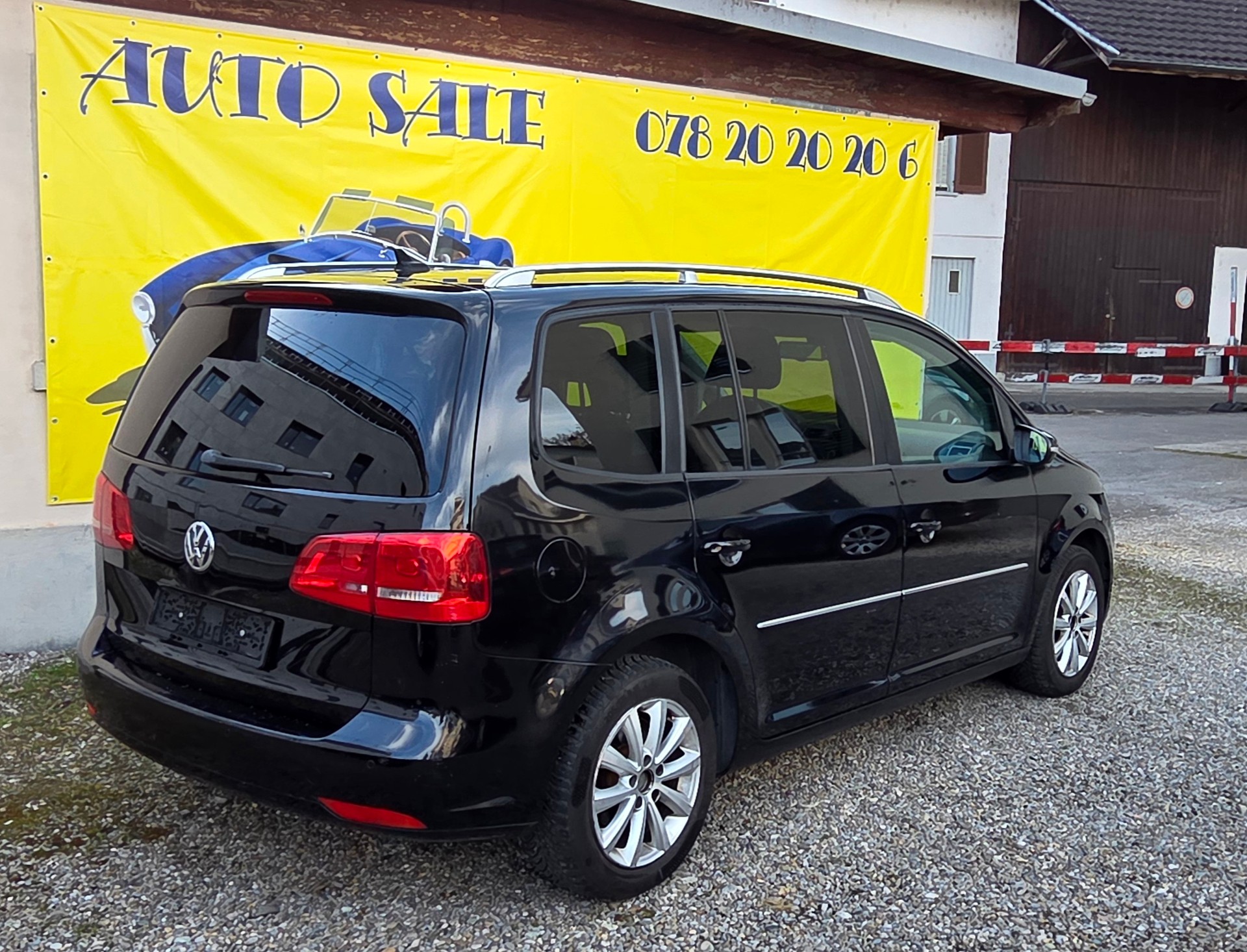 VW Touran 2.0 TDI Highline-image-4