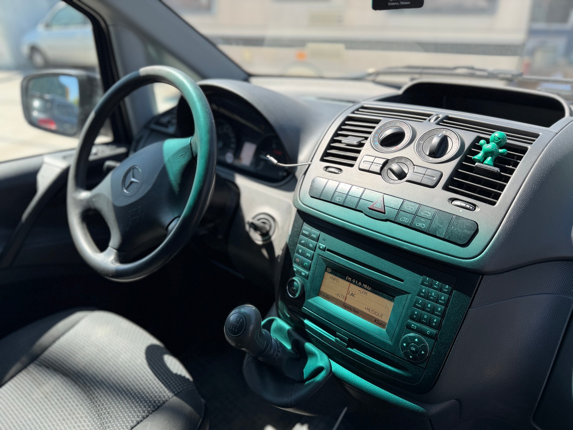 MERCEDES-BENZ Vito 113 CDI Mixto L-image-10