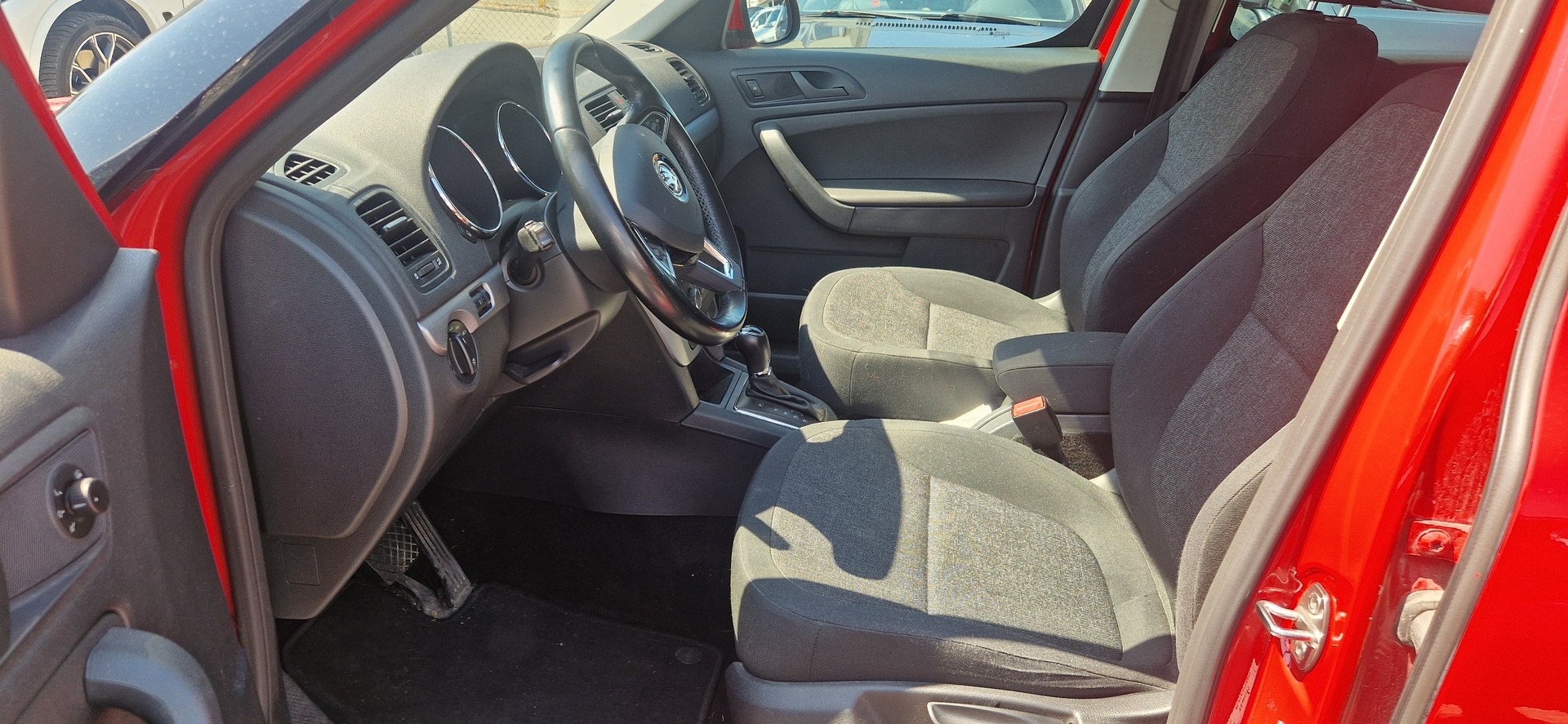 SKODA Yeti 1.4 TSI Elegance 4x2 DSG-image-5