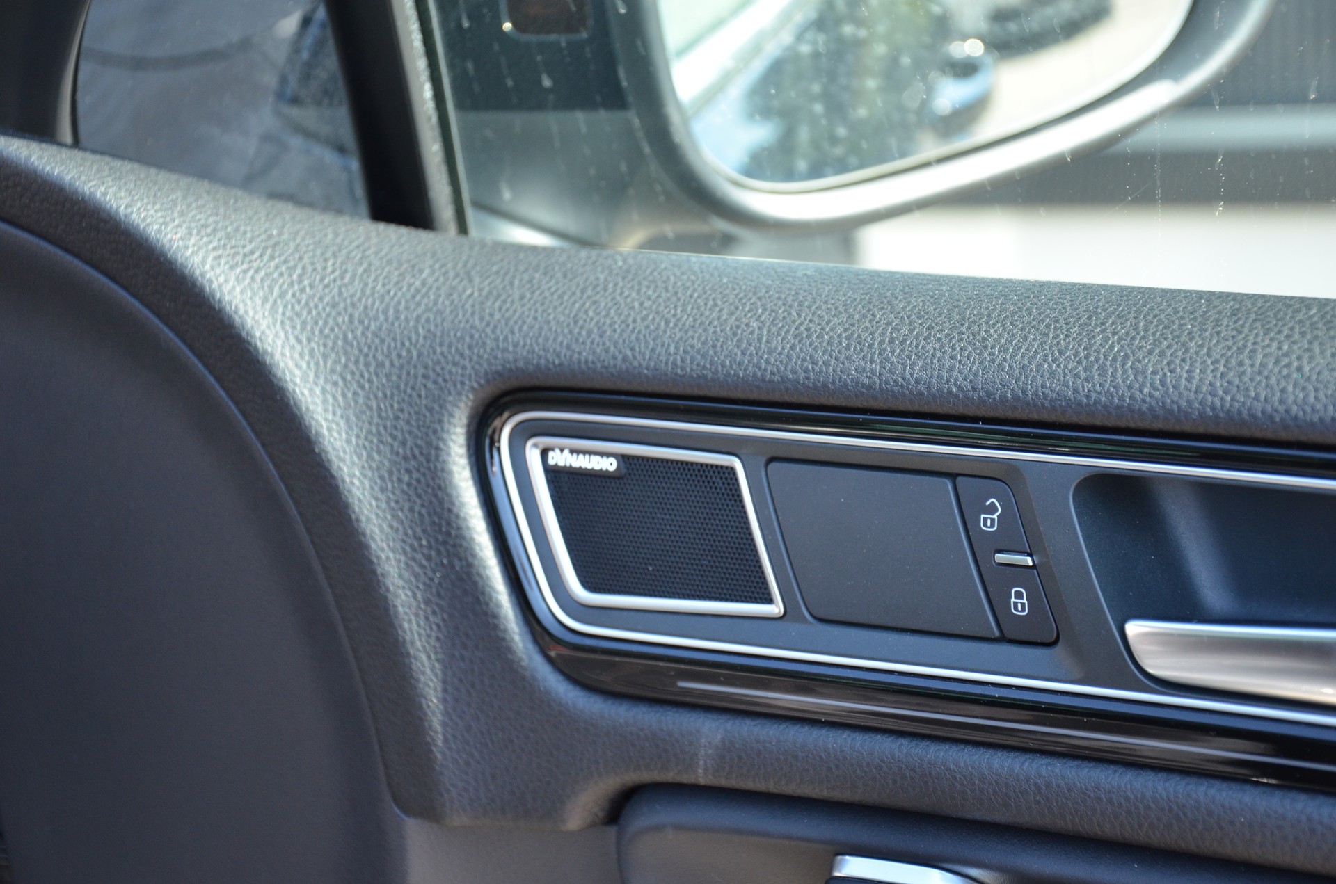 VW Touareg 3.0 TDI BlueMotion Technology Tiptronic-image-16