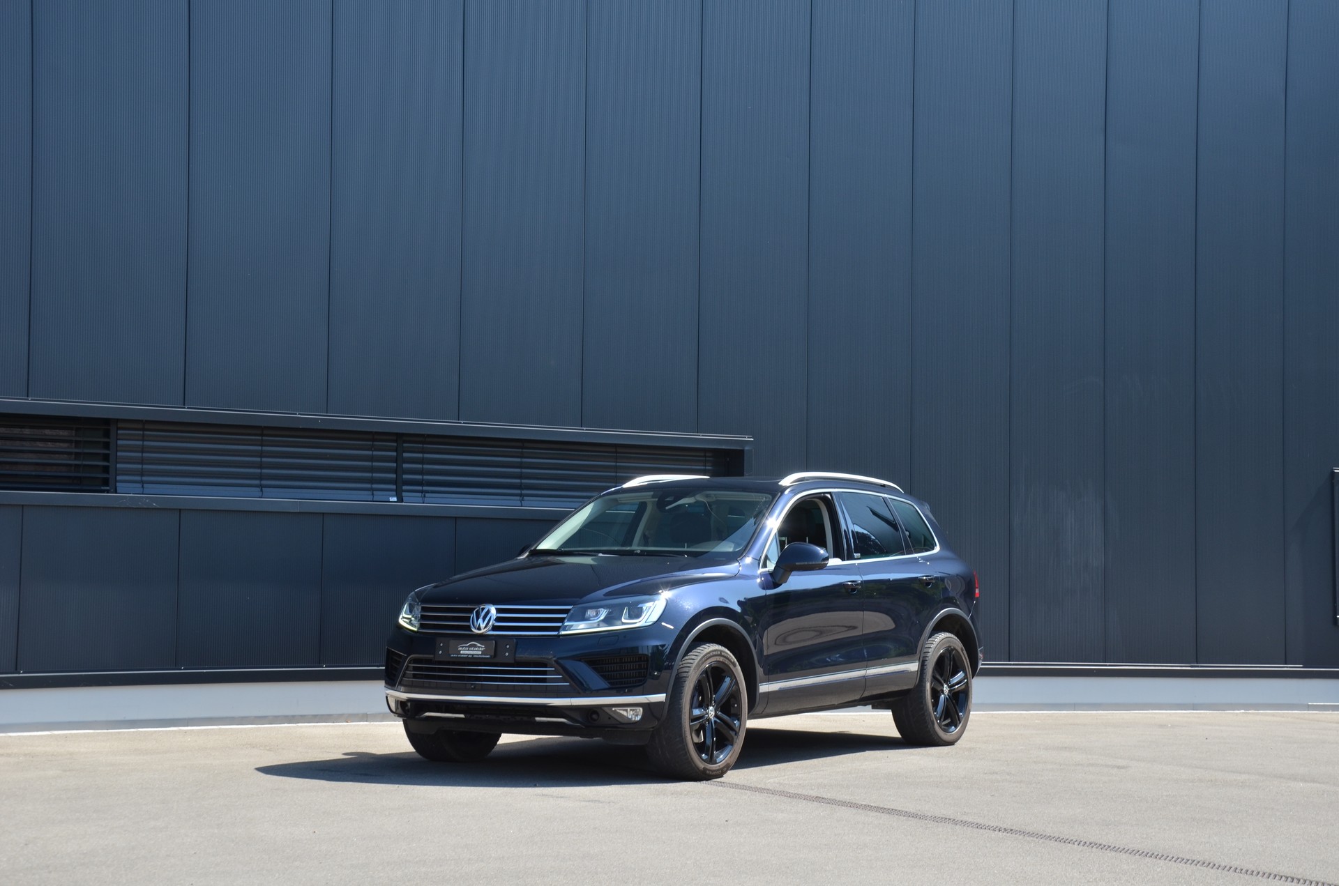 VW Touareg 3.0 TDI BlueMotion Technology Tiptronic-image-0