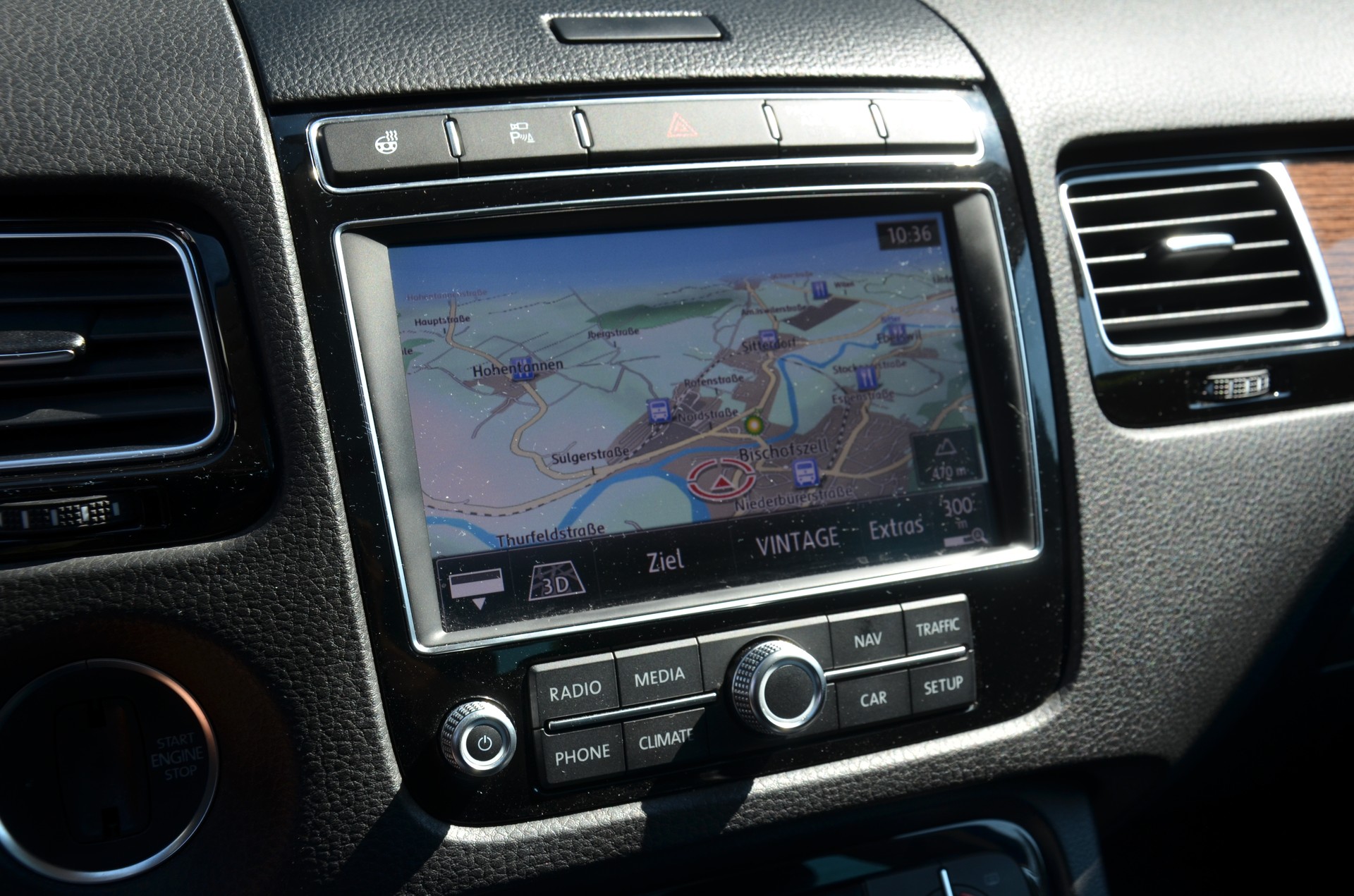 VW Touareg 3.0 TDI BlueMotion Technology Tiptronic-image-18