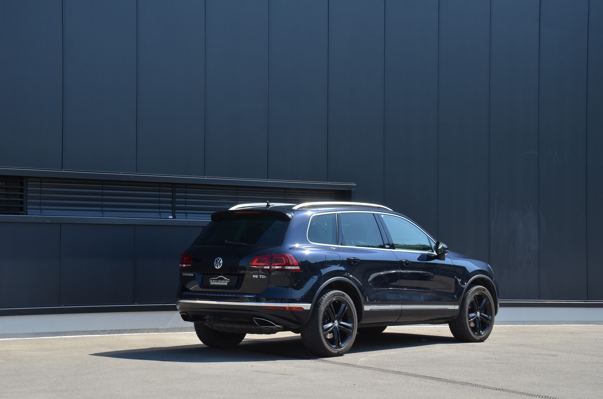 VW Touareg 3.0 TDI BlueMotion Technology Tiptronic-image-2
