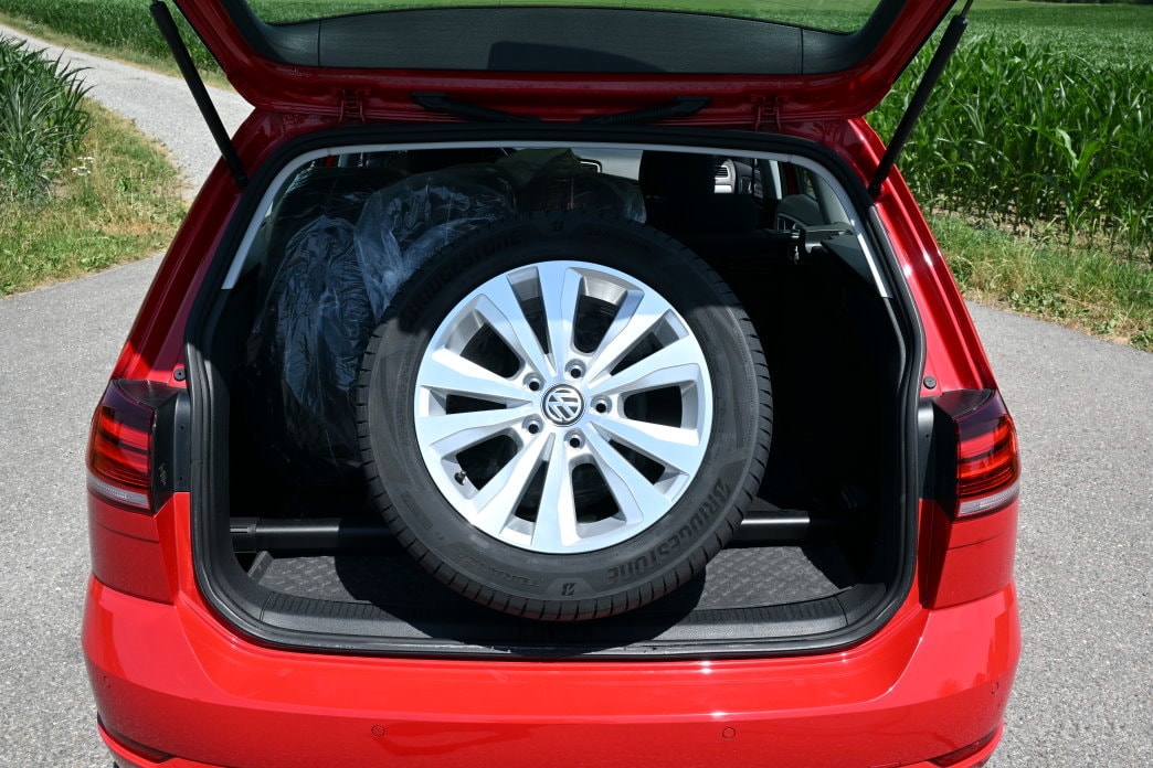 VW Golf Variant 2.0 TDI Comfortline DSG-image-8
