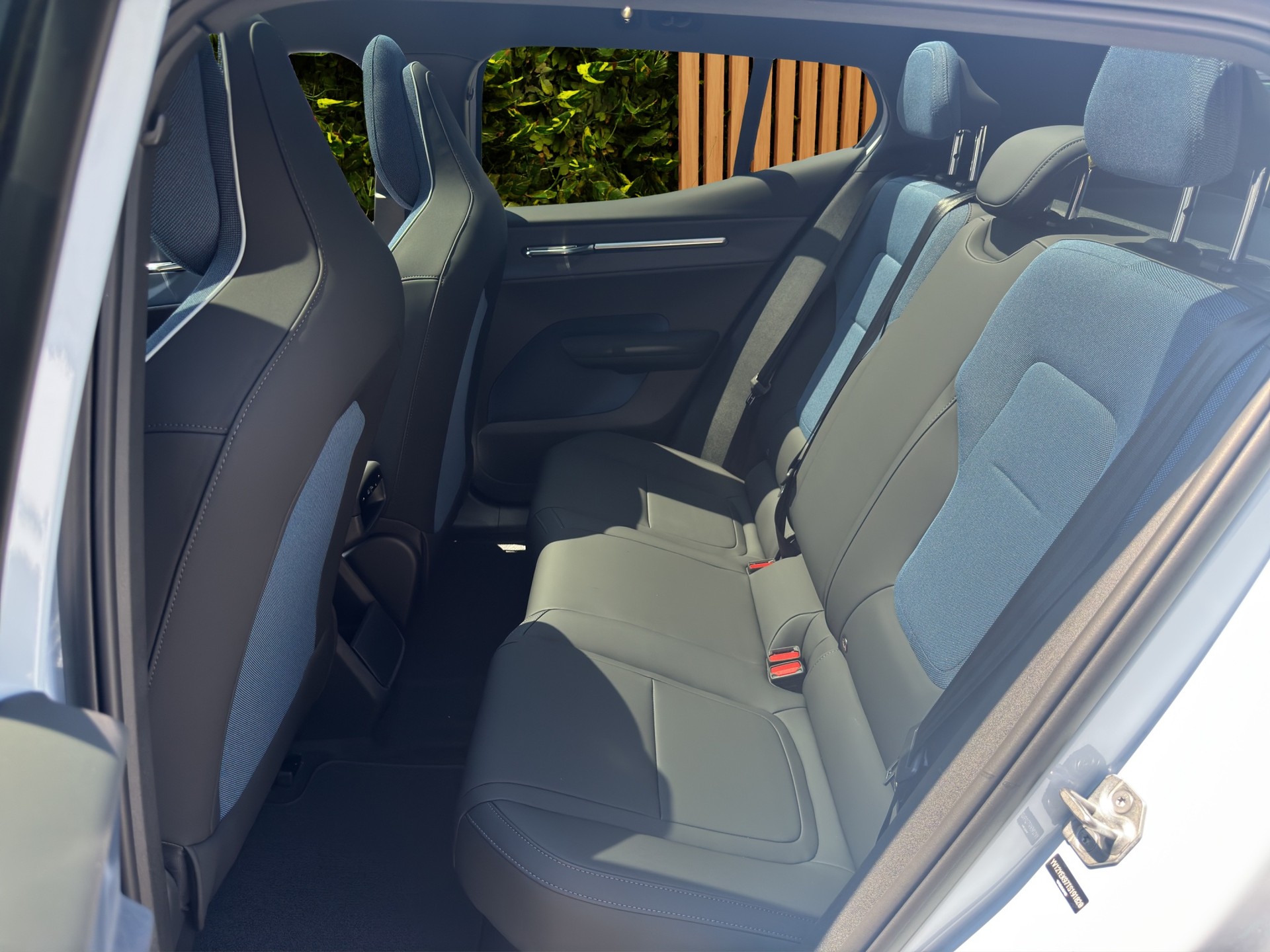 VOLVO EX30 CC E60 Twin Performance AWD-image-14