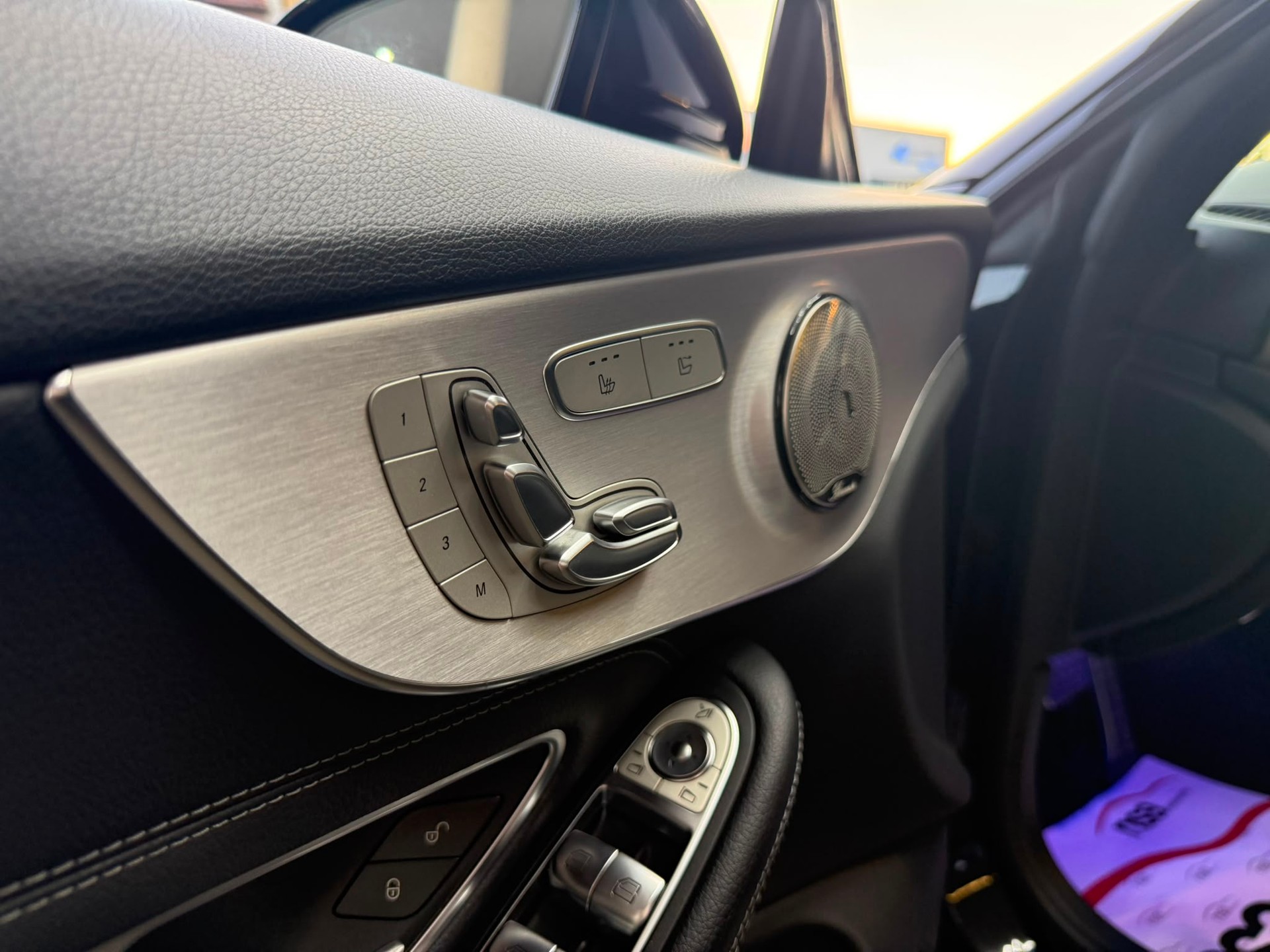 MERCEDES-BENZ C 200 AMG Line Cabriolet *Aversus* *Burmester* *CH Fahrzeug* 9G-Tronic-image-13
