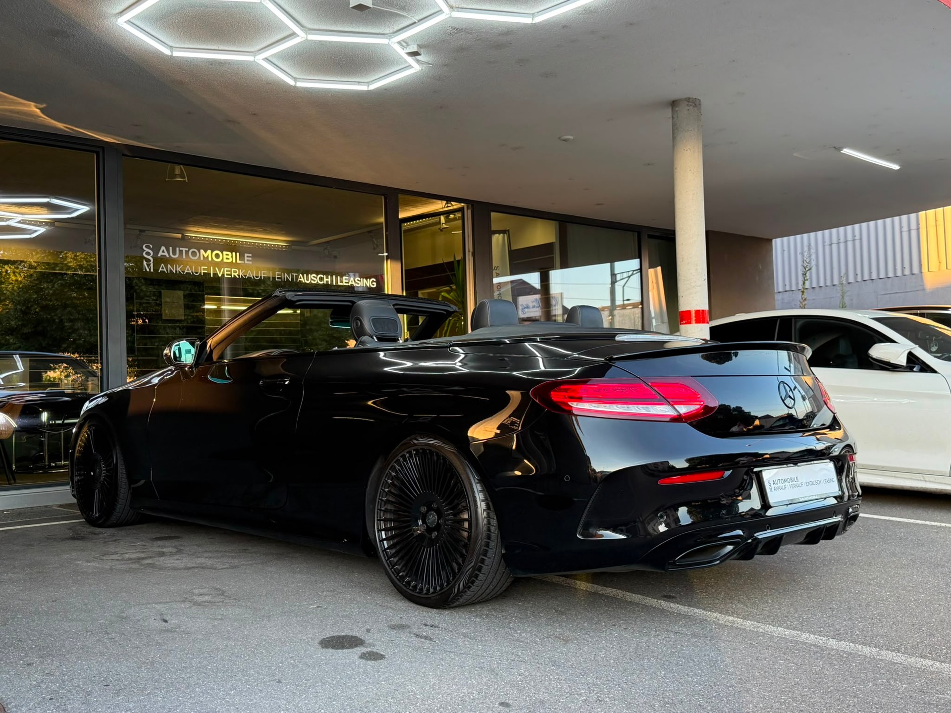 MERCEDES-BENZ C 200 AMG Line Cabriolet *Aversus* *Burmester* *CH Fahrzeug* 9G-Tronic-image-6