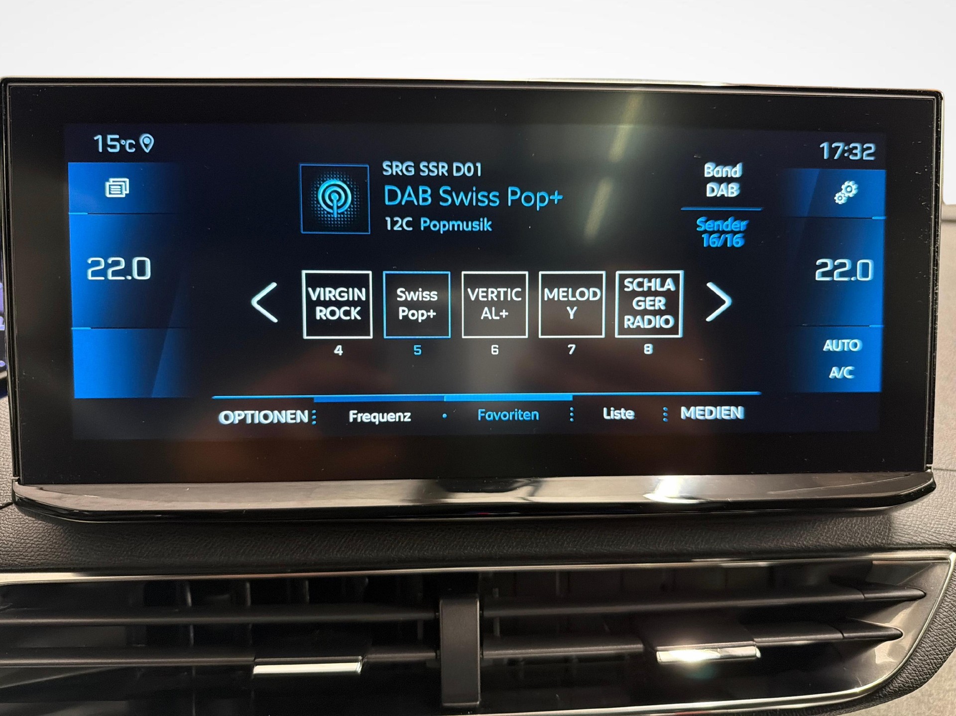 PEUGEOT 3008 1.2 PureTech GT Pack-image-15