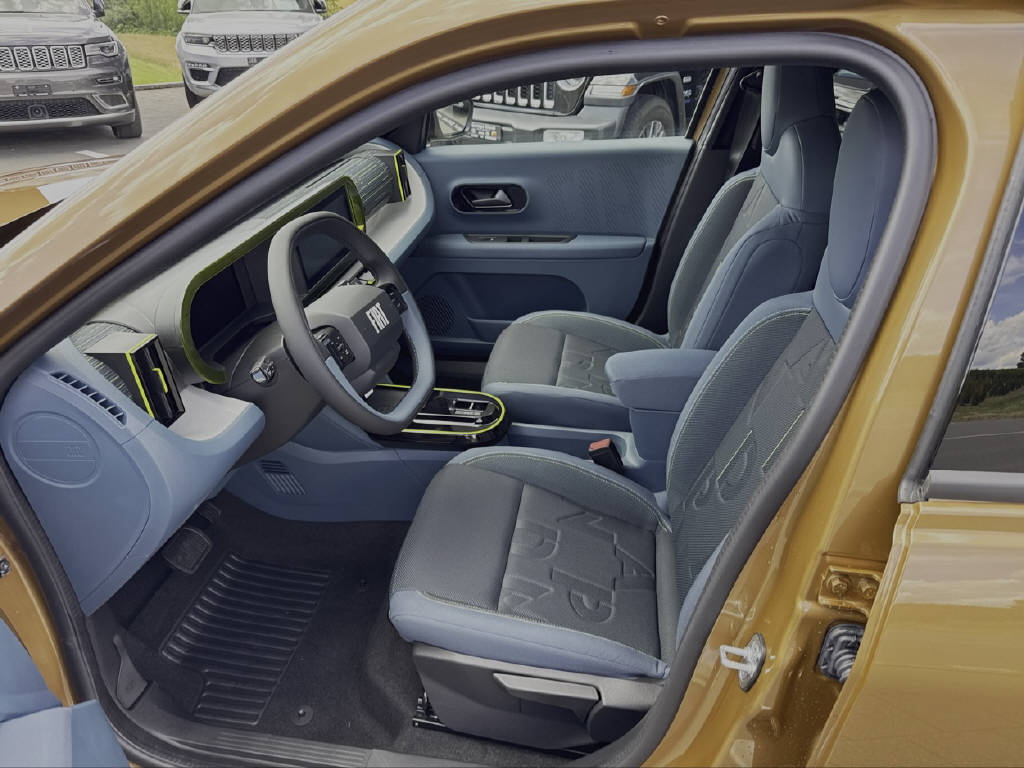 FIAT Grande Panda 1.2 Hybrid Icon-image-8
