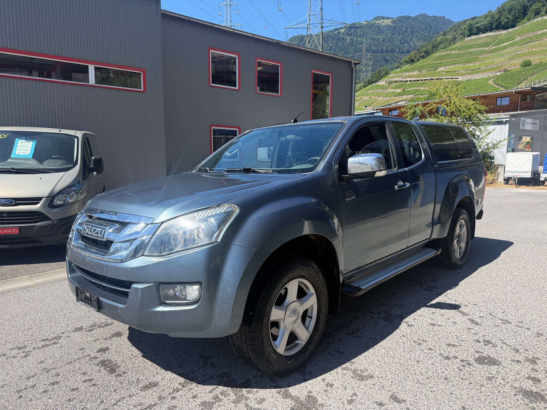 ISUZU D-MAX 2.5 SpaceCab Solar Plus 4x4 A-image-0