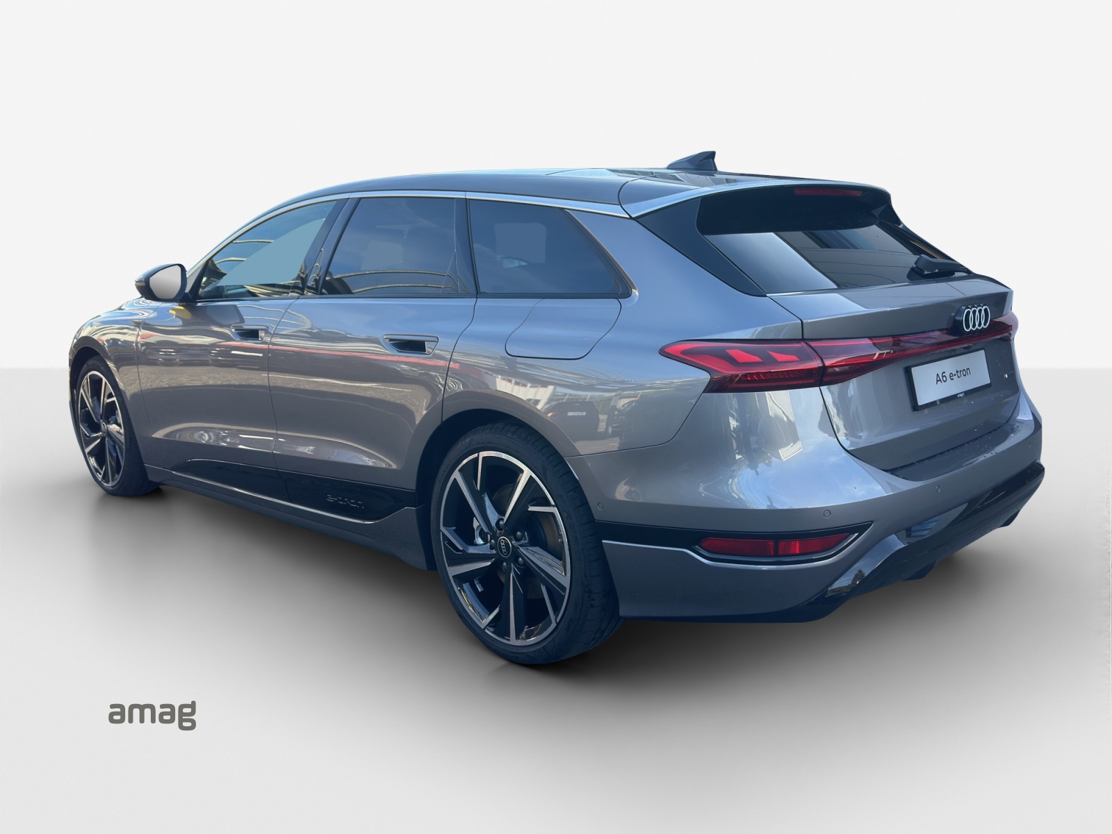 AUDI A6 Avant e-tron quattro-image-2