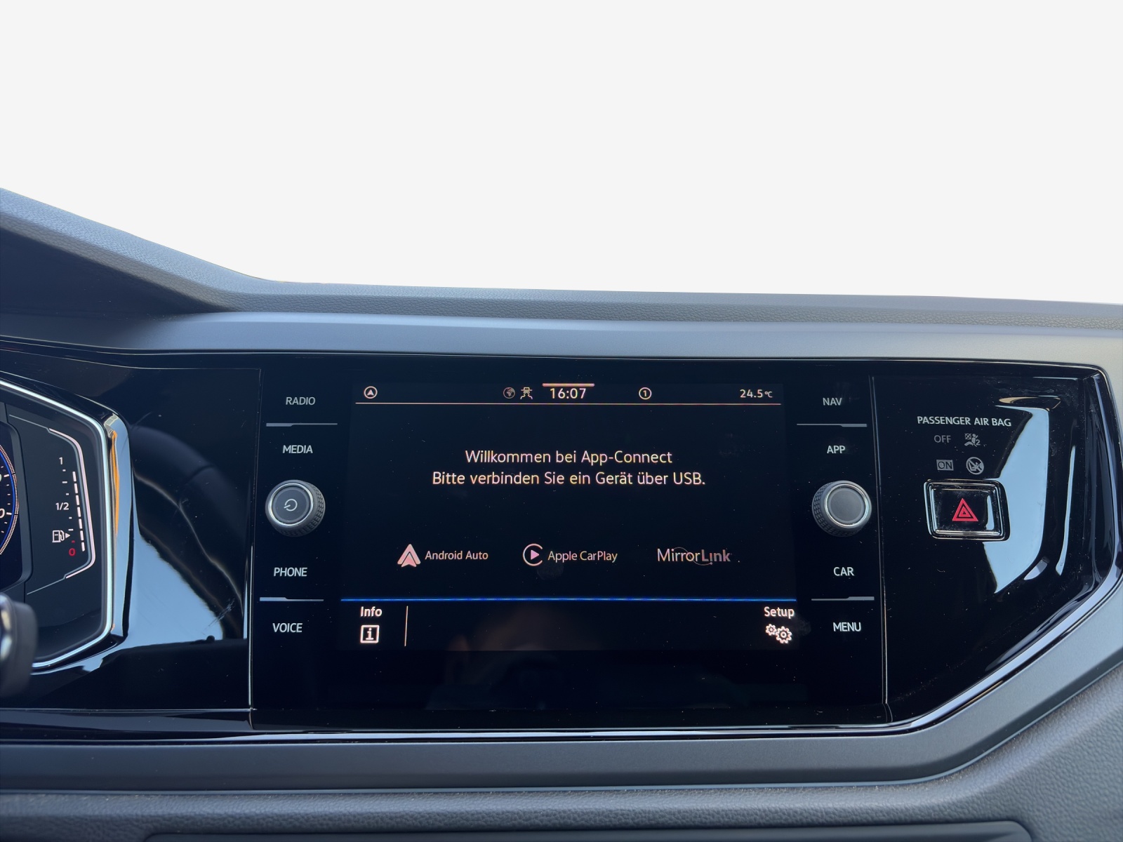 VW Taigo 1.0 TSI R-Line DSG-image-15