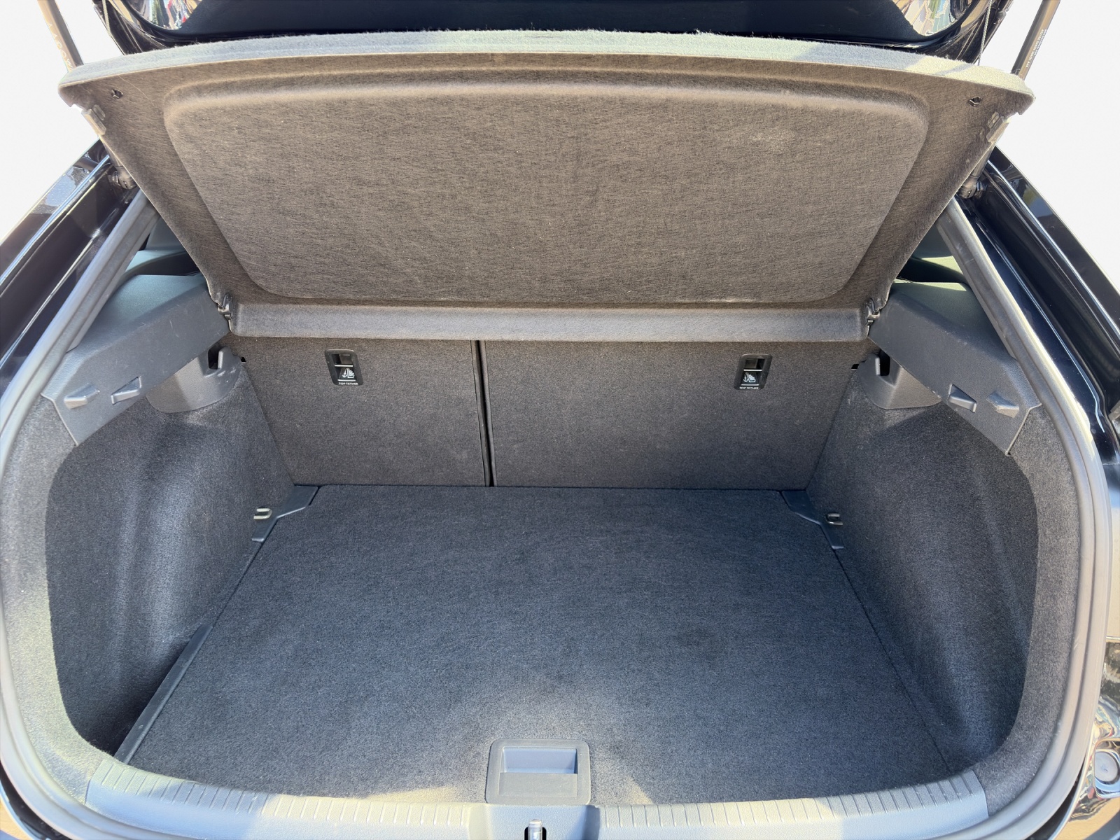 VW Taigo 1.0 TSI R-Line DSG-image-12