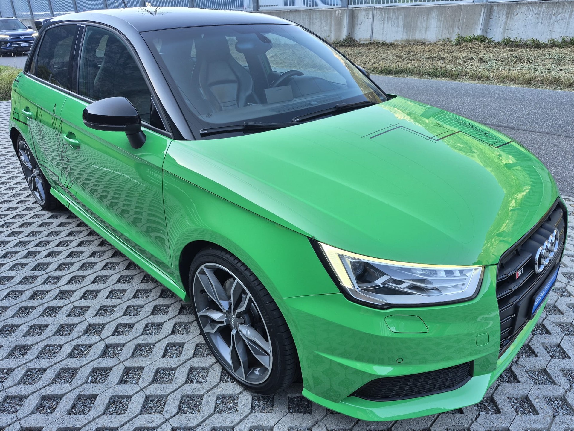 AUDI S1 Sportback 2.0 TFSI Sport quattro-image-1