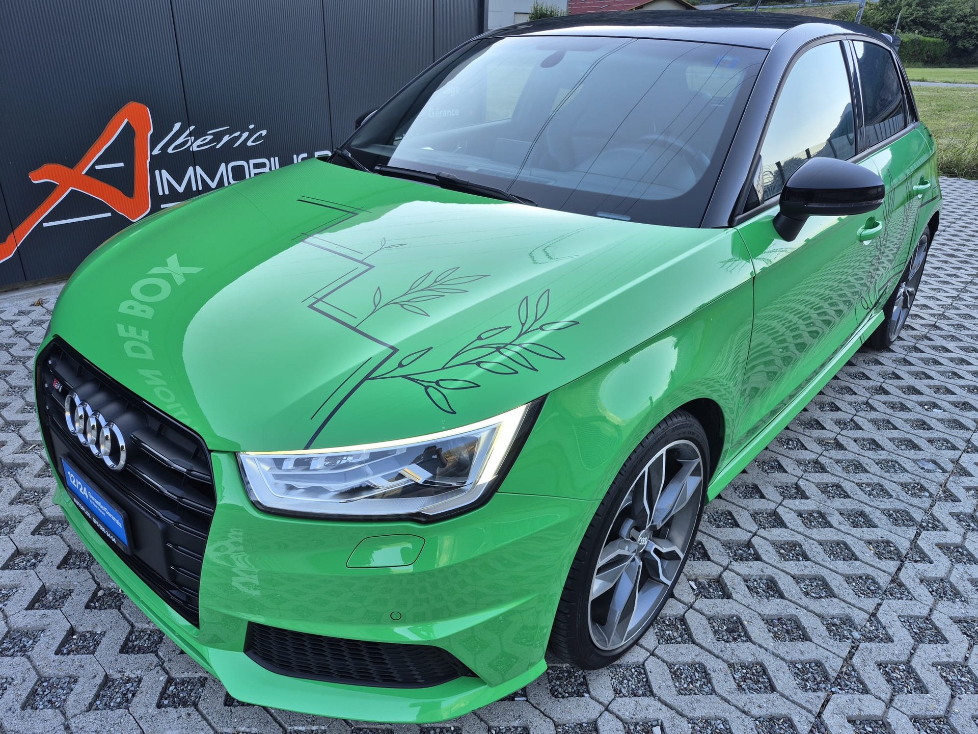 AUDI S1 Sportback 2.0 TFSI Sport quattro-image-2