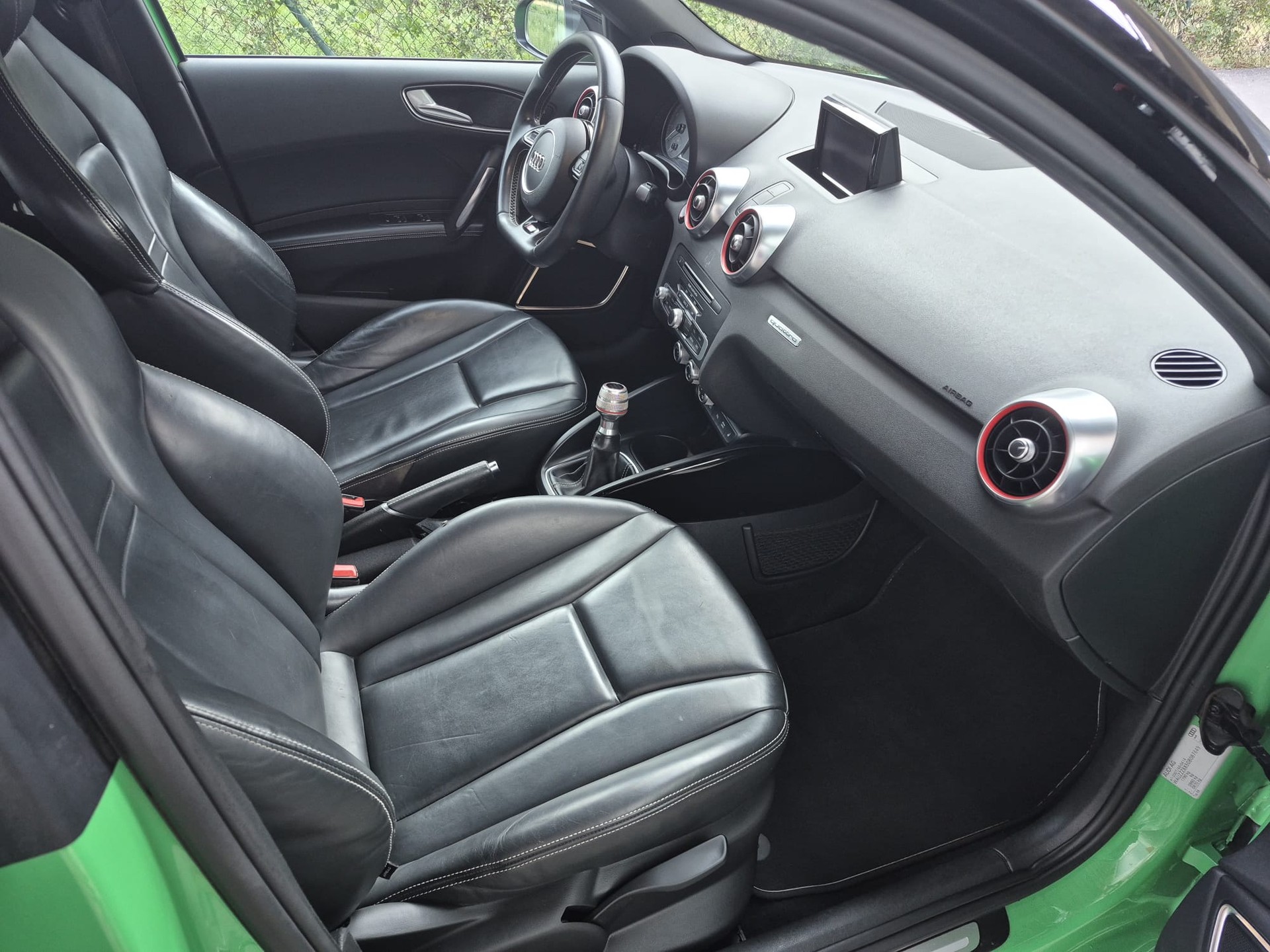 AUDI S1 Sportback 2.0 TFSI Sport quattro-image-8