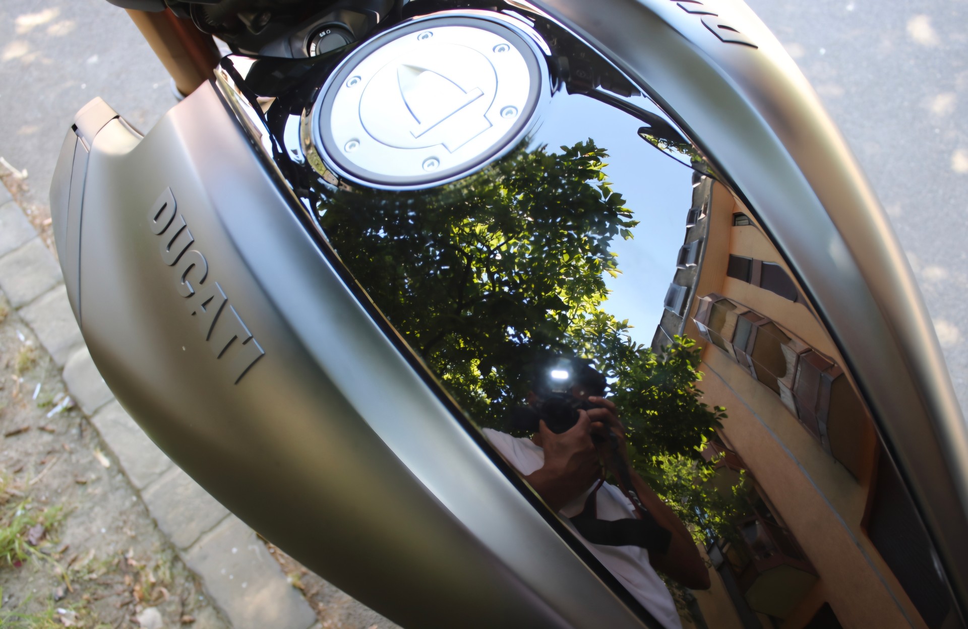 DUCATI Diavel 1260 S-image-2