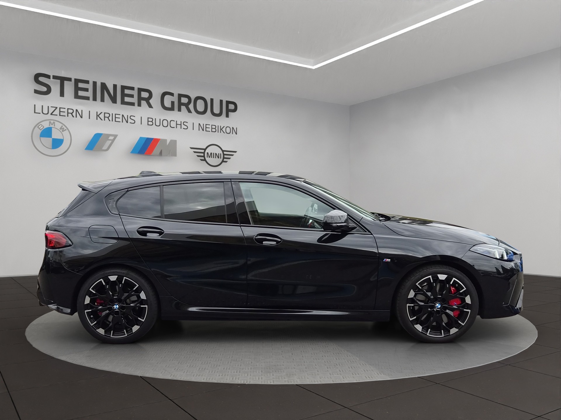 BMW M135 xDrive M Sport Pro-showroom-element-3