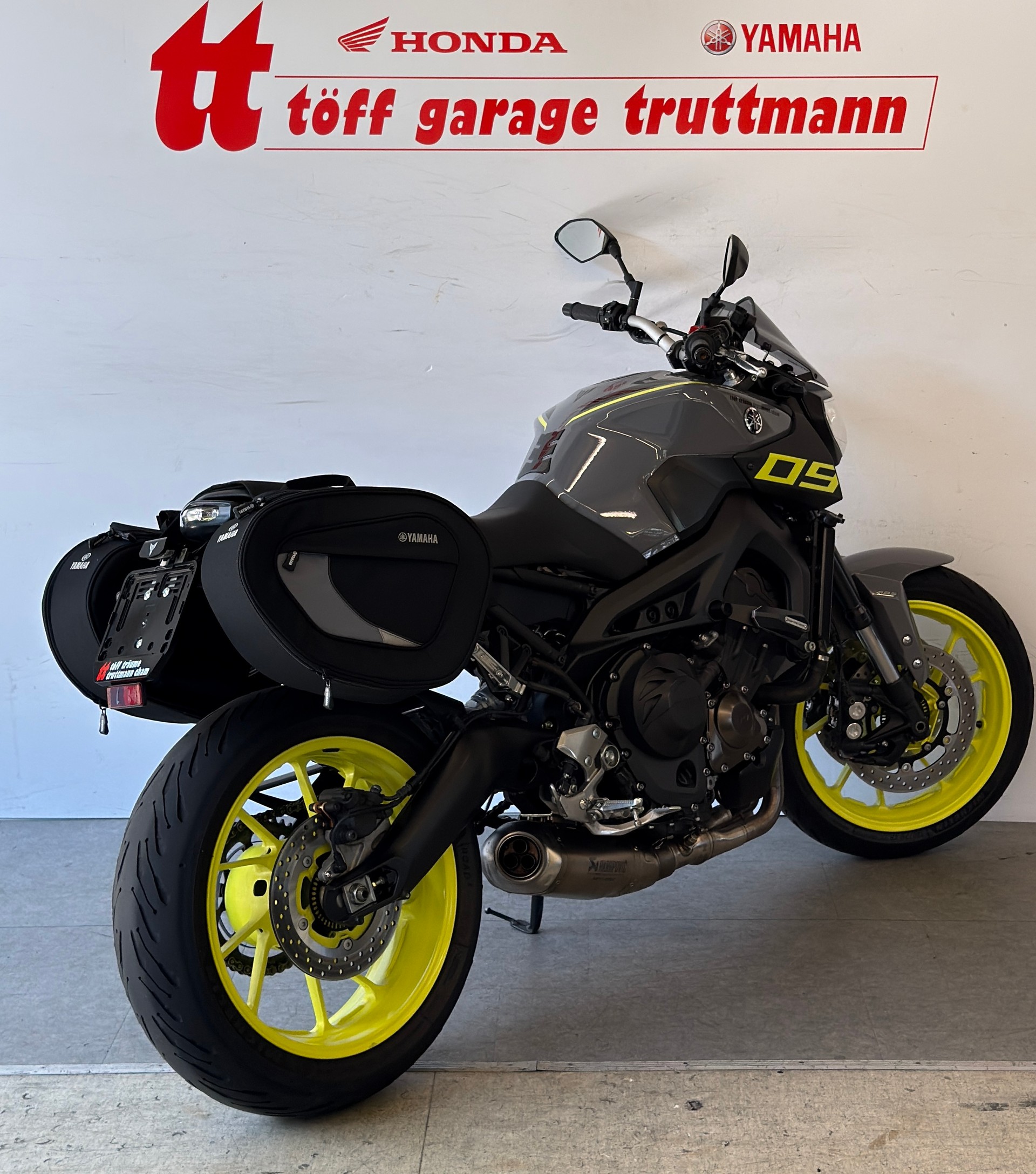 YAMAHA MT-09 ABS-showroom-element-3