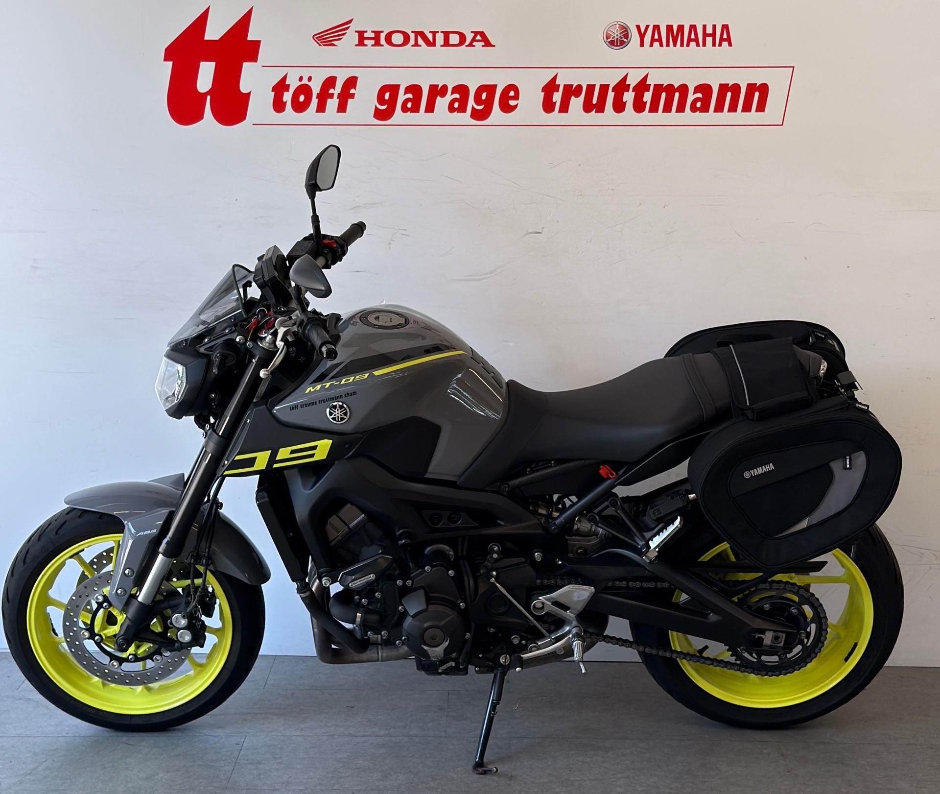 YAMAHA MT-09 ABS-showroom-element-1
