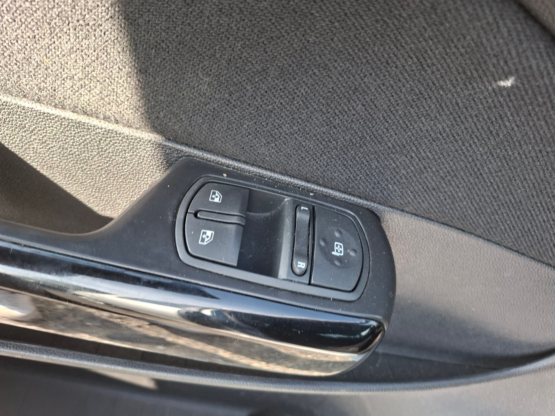 OPEL Corsa 1.3 CDTI ecoFLEX Anniversary Edition-image-6