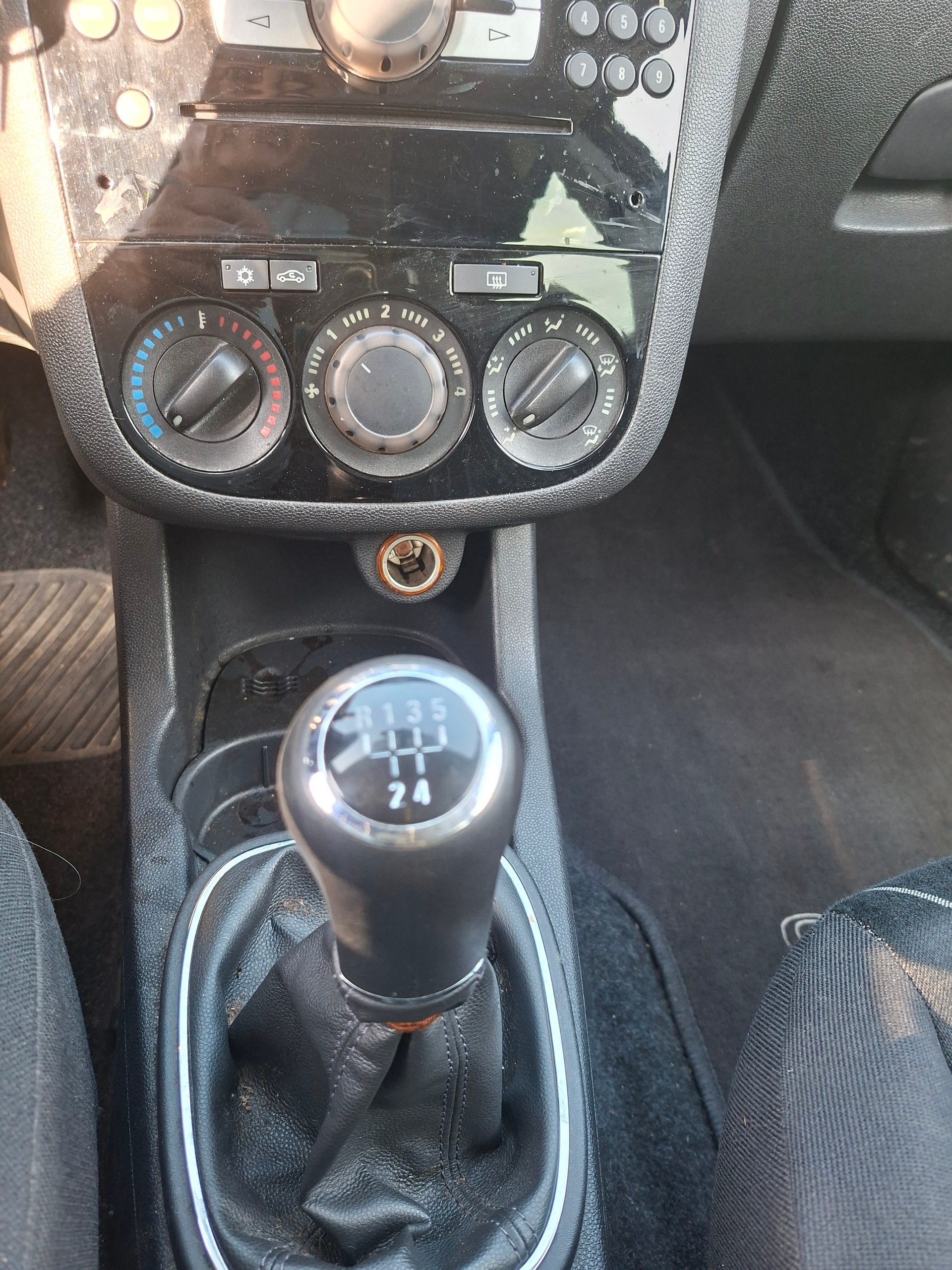 OPEL Corsa 1.3 CDTI ecoFLEX Anniversary Edition-image-8