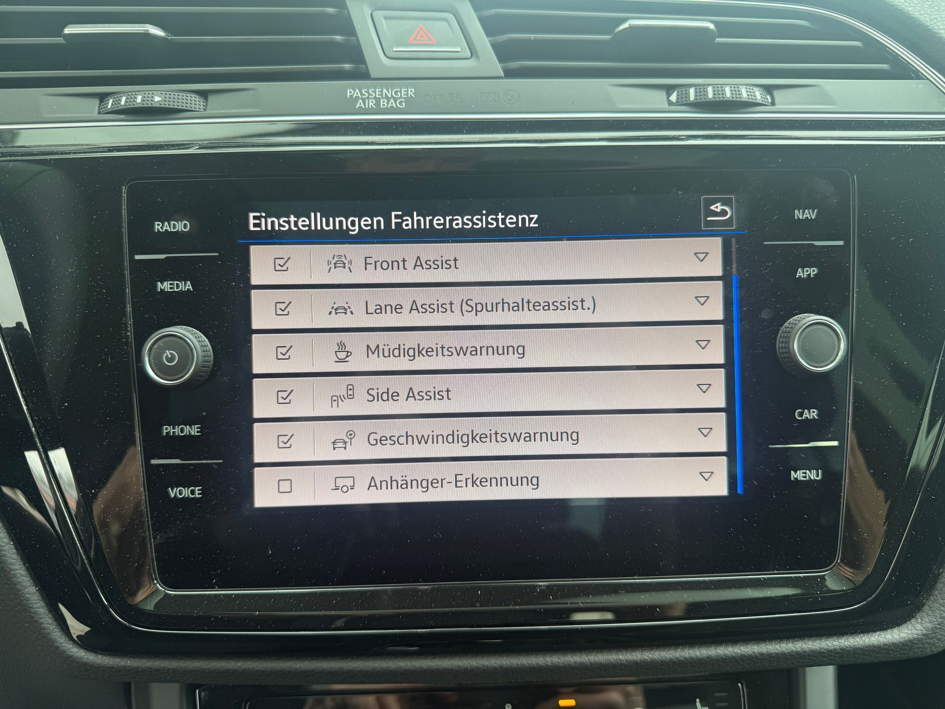 VW Touran 1.5 TSI Highline DSG R-LINE BLACK UND STYL / 48 MONATE WERK GARANTIE-image-17