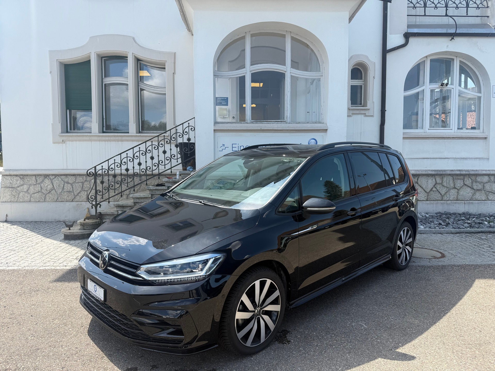 VW Touran 1.5 TSI Highline DSG R-LINE BLACK UND STYL / 48 MONATE WERK GARANTIE