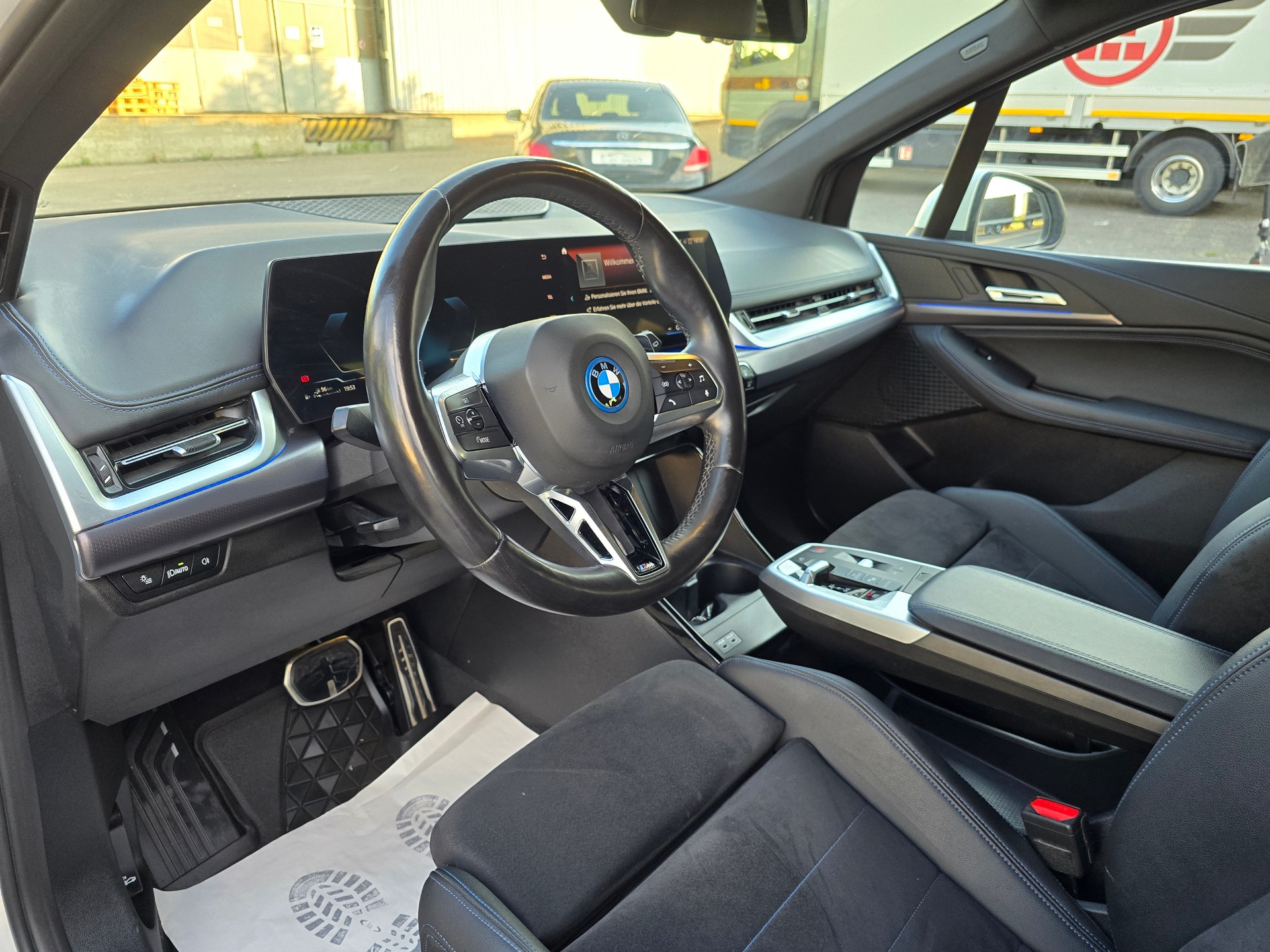 BMW 225e xDrive Active Tourer M Sport-image-11