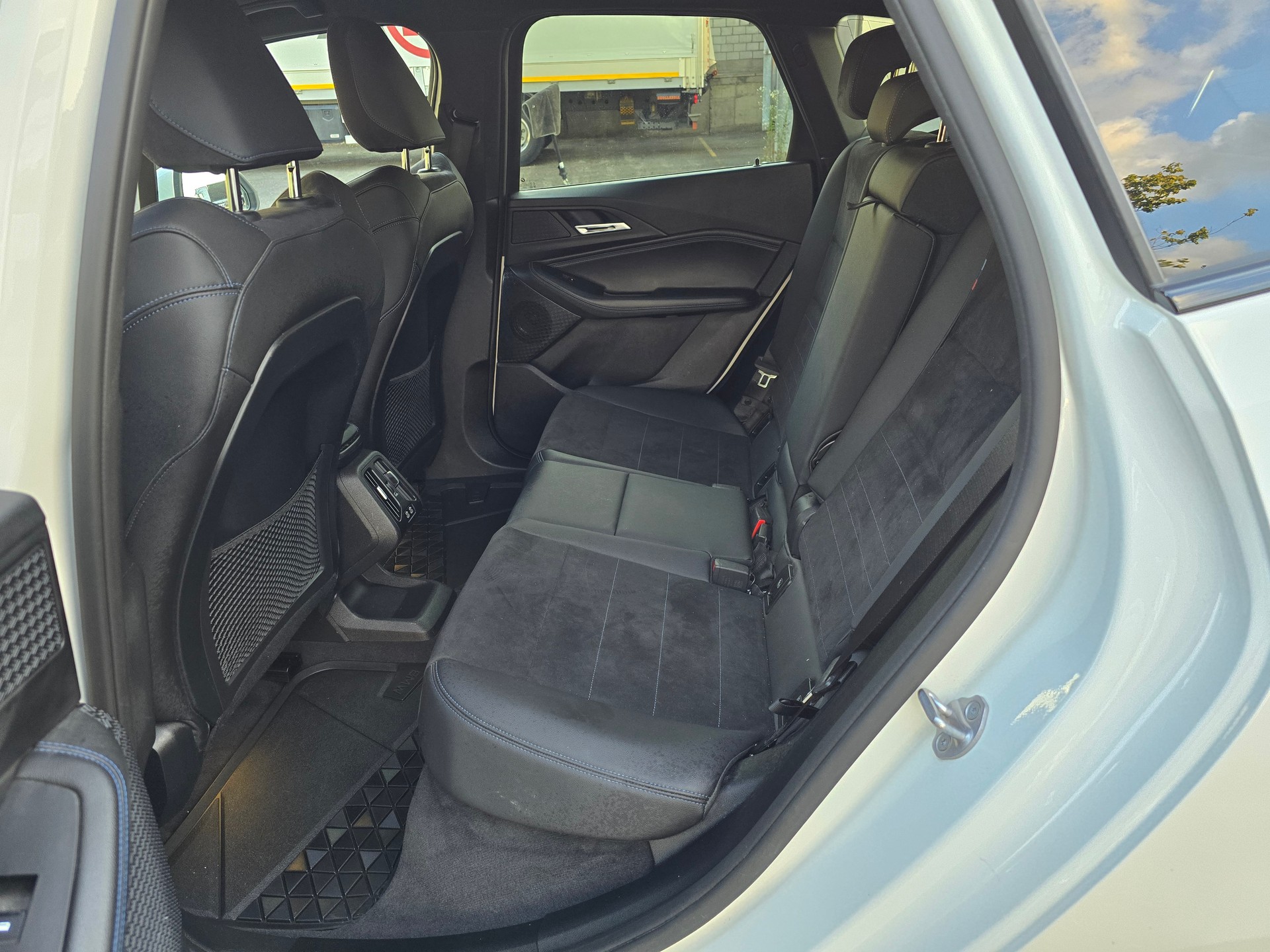 BMW 225e xDrive Active Tourer M Sport-image-13