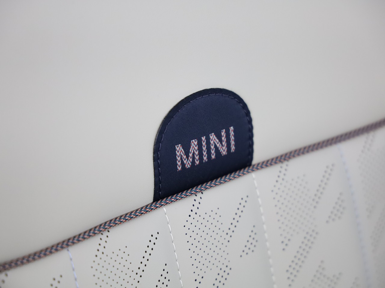 MINI Cooper C Cabriolet DKG-image-14