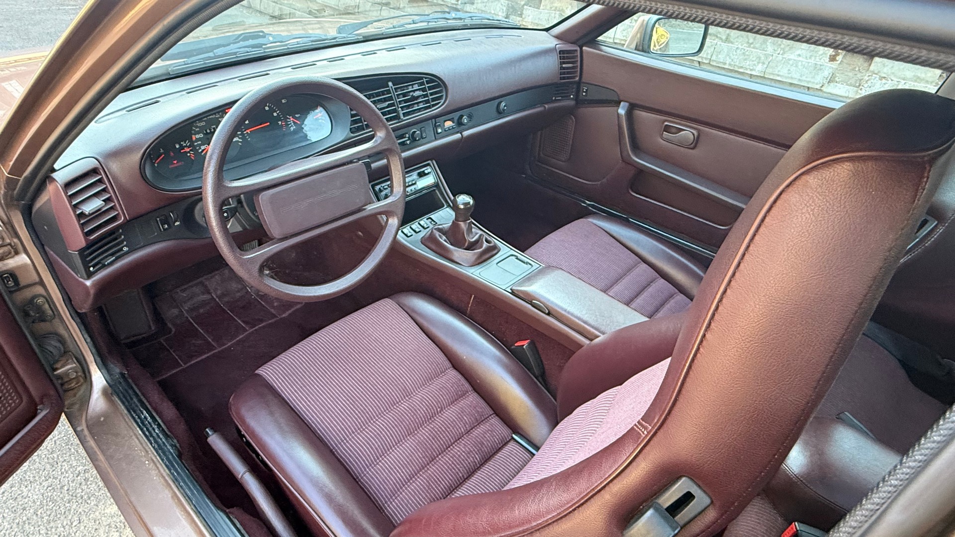 PORSCHE 2.5 S-image-7