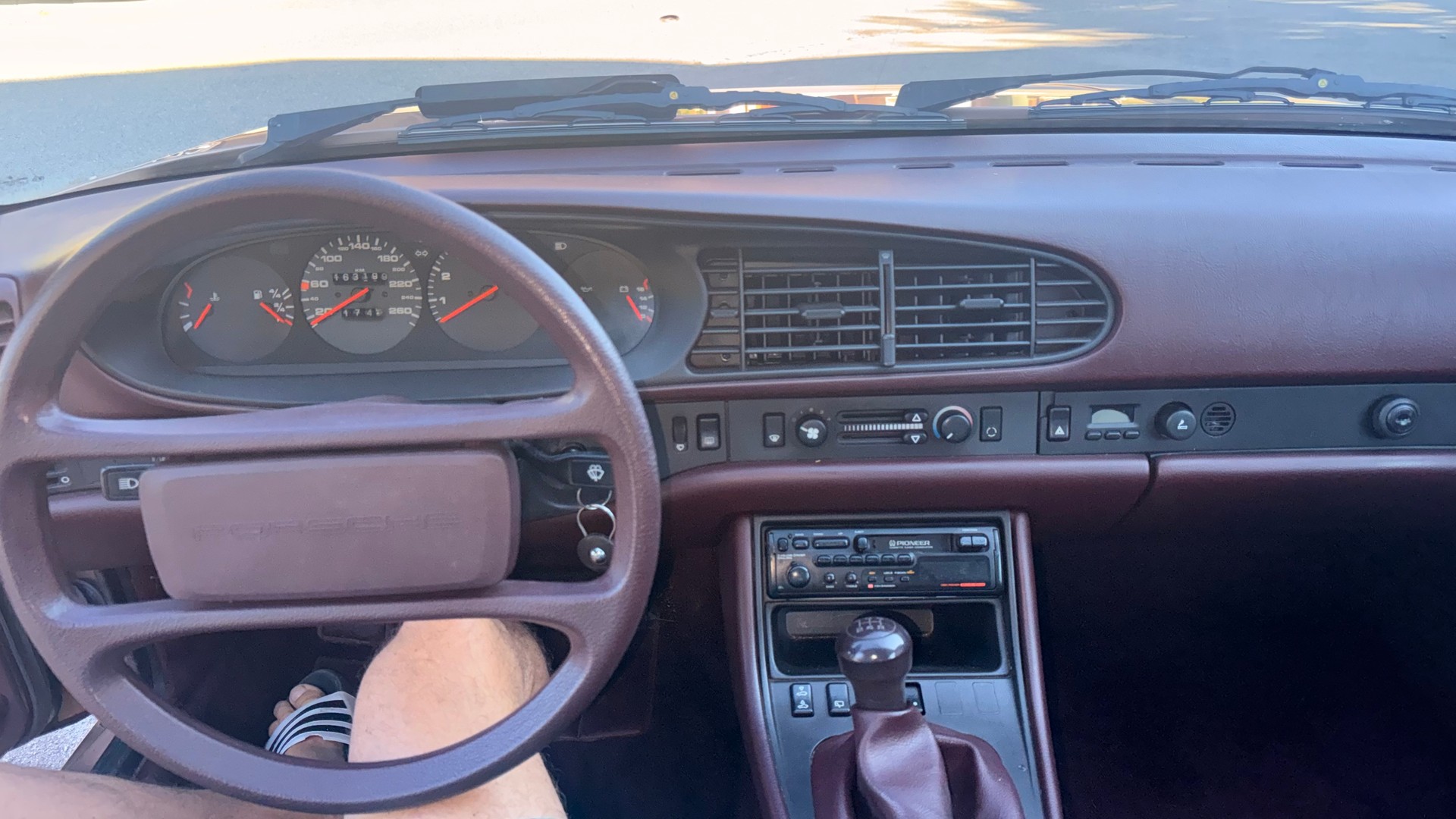 PORSCHE 2.5 S-image-8