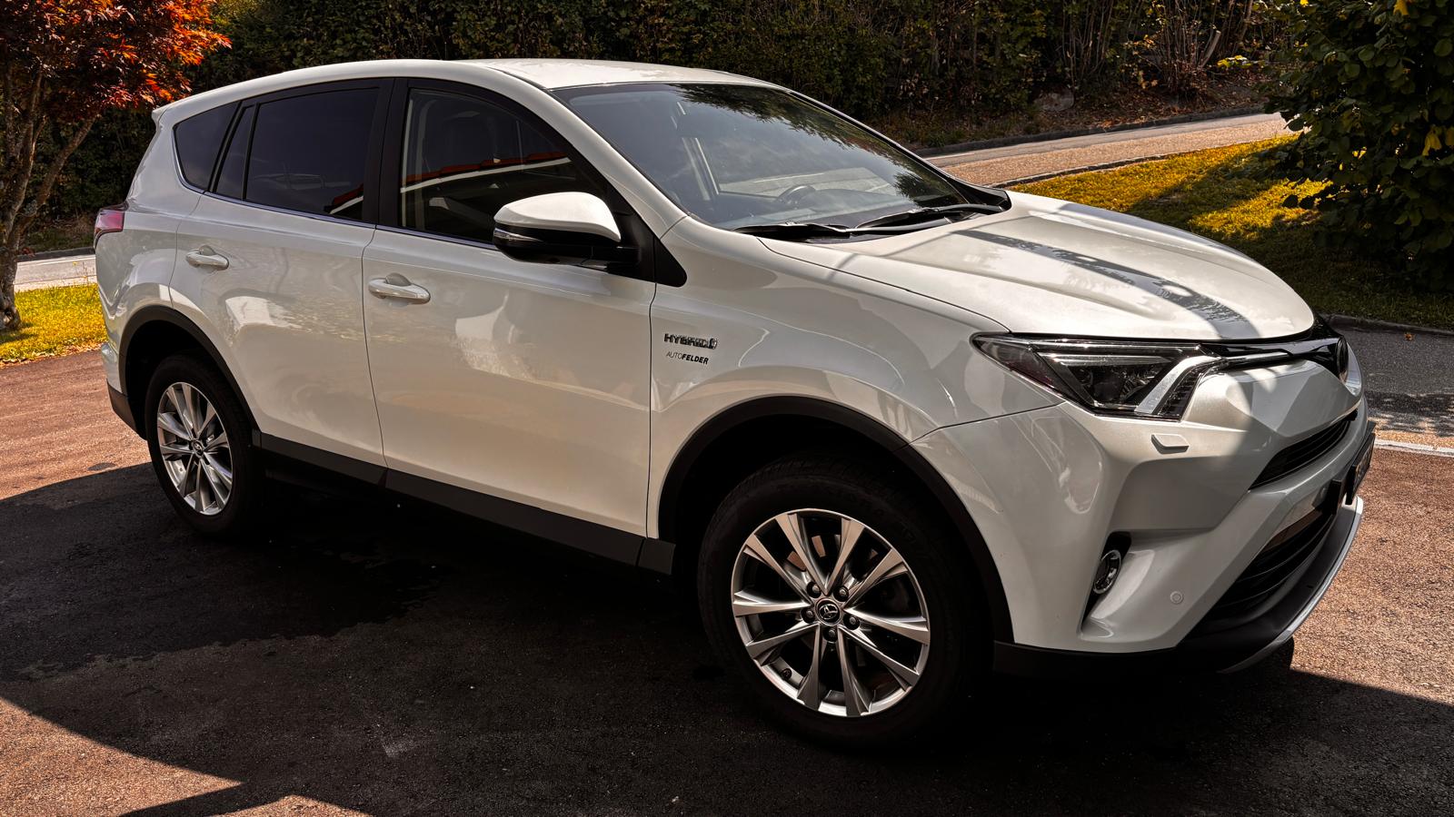 TOYOTA 2.5 HSD Sol Premium FWD-image-1