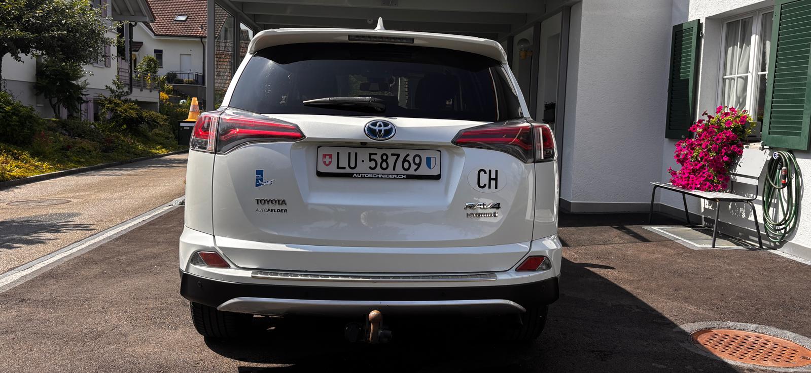 TOYOTA 2.5 HSD Sol Premium FWD-image-2