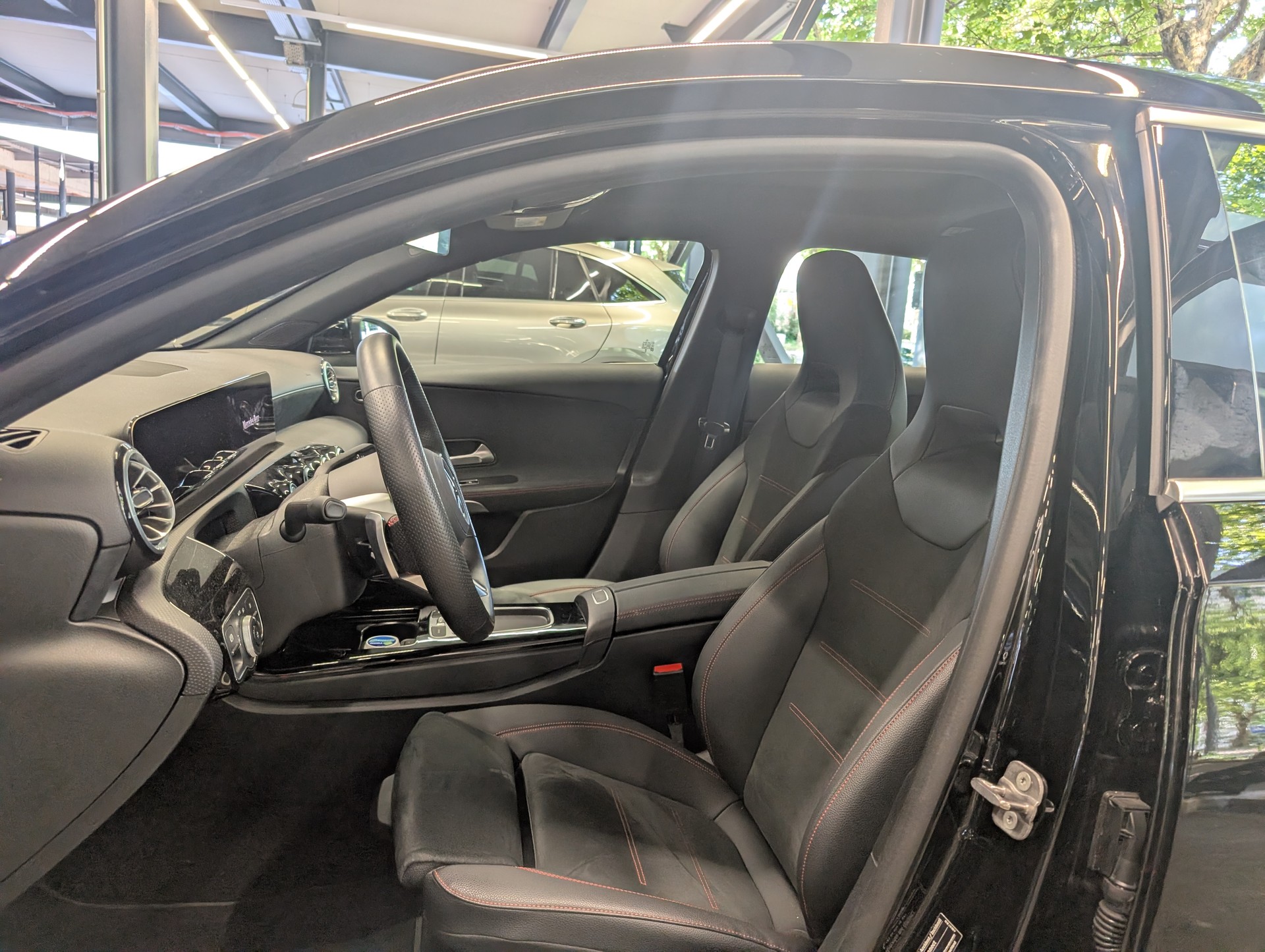 MERCEDES-BENZ A 180 d-image-5