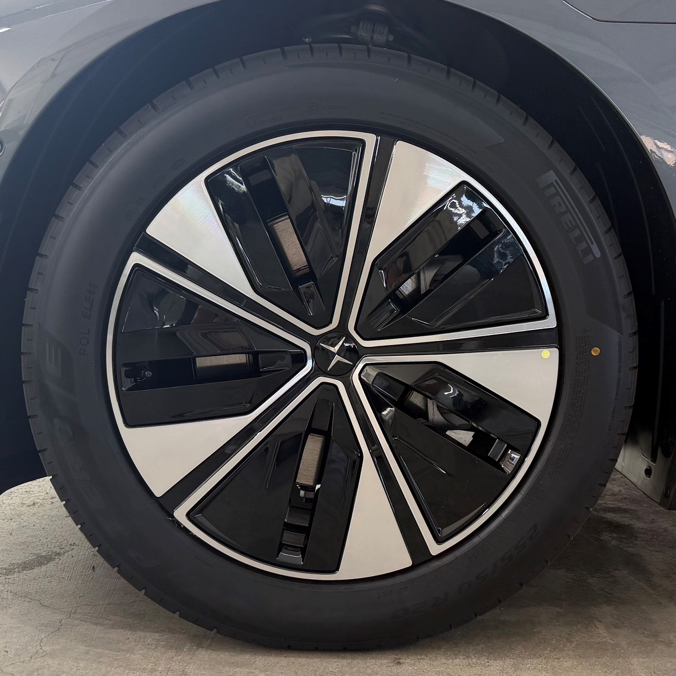 POLESTAR 4 Long Range Dual Motor Prime-image-8