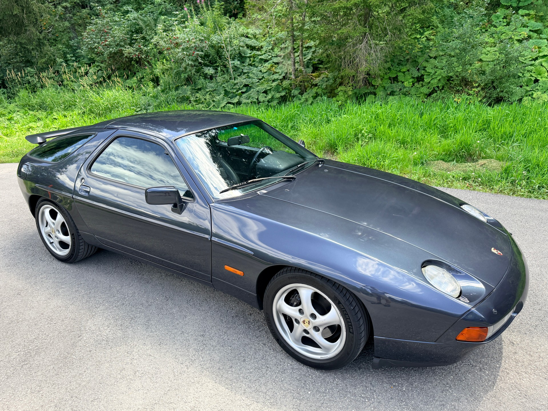 PORSCHE 928 S4-image-3