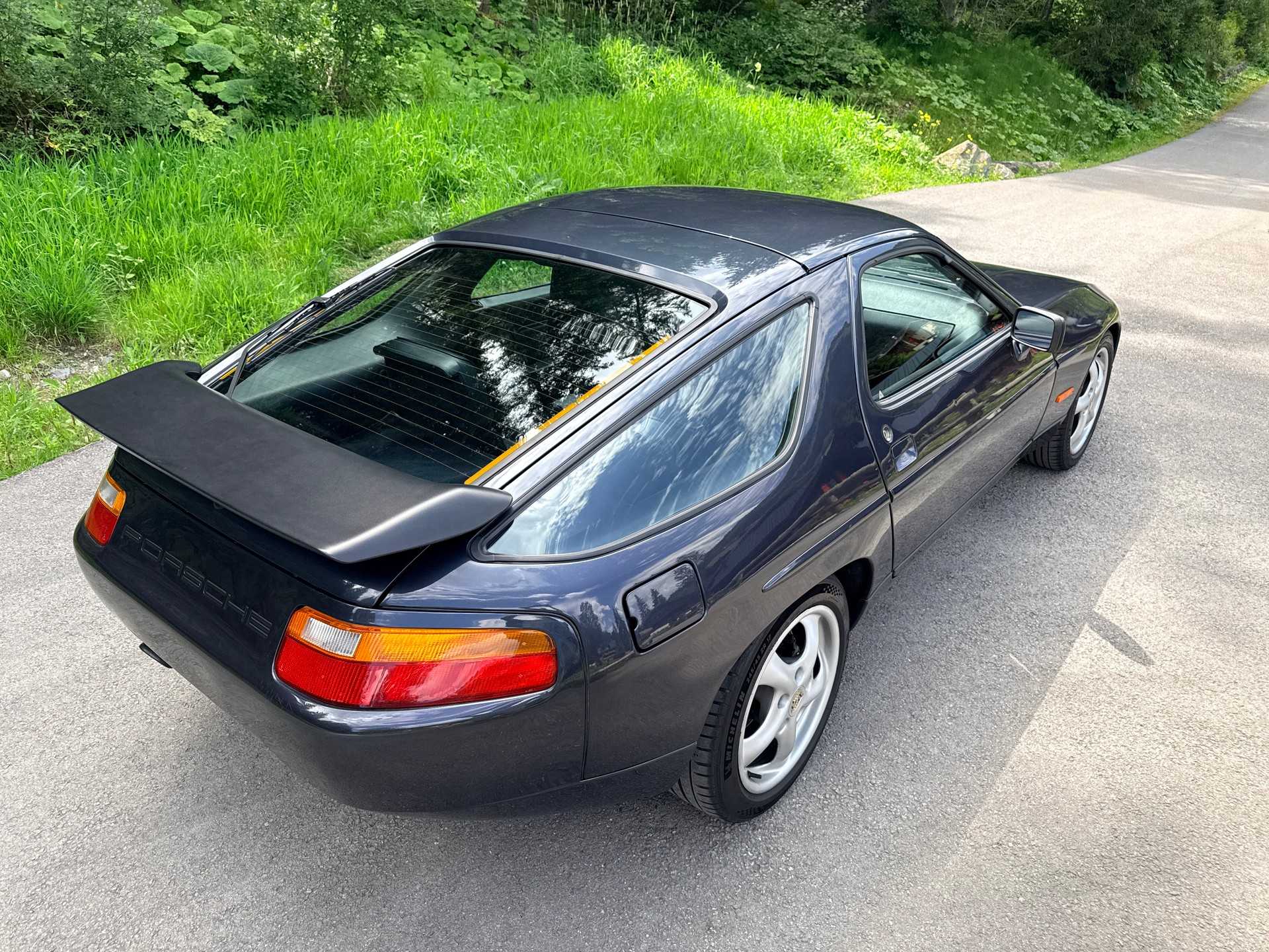 PORSCHE 928-image-0