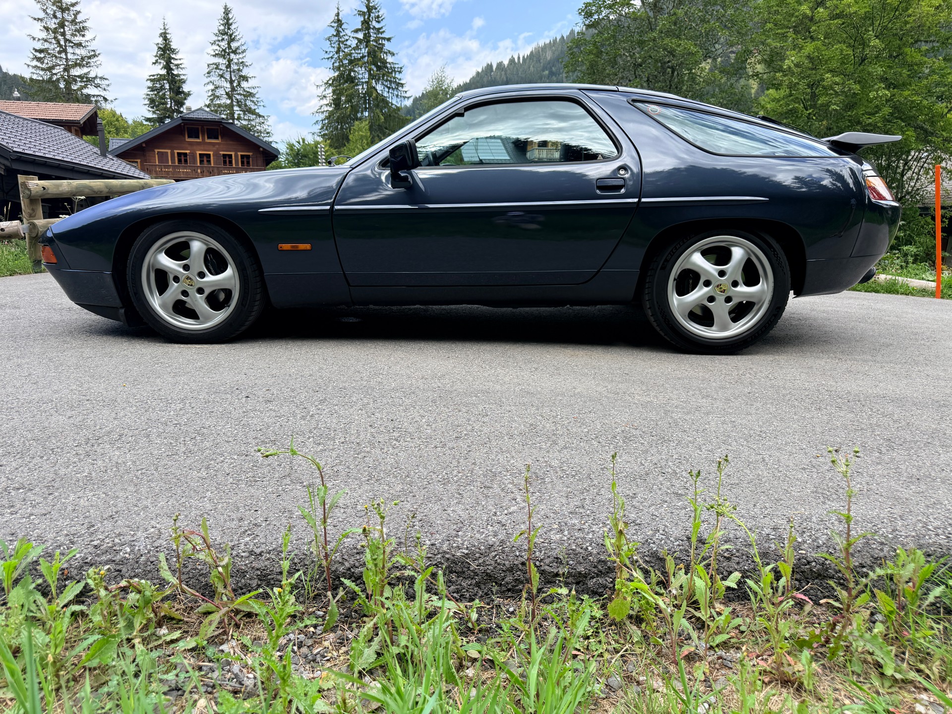 PORSCHE 928 S4-image-18