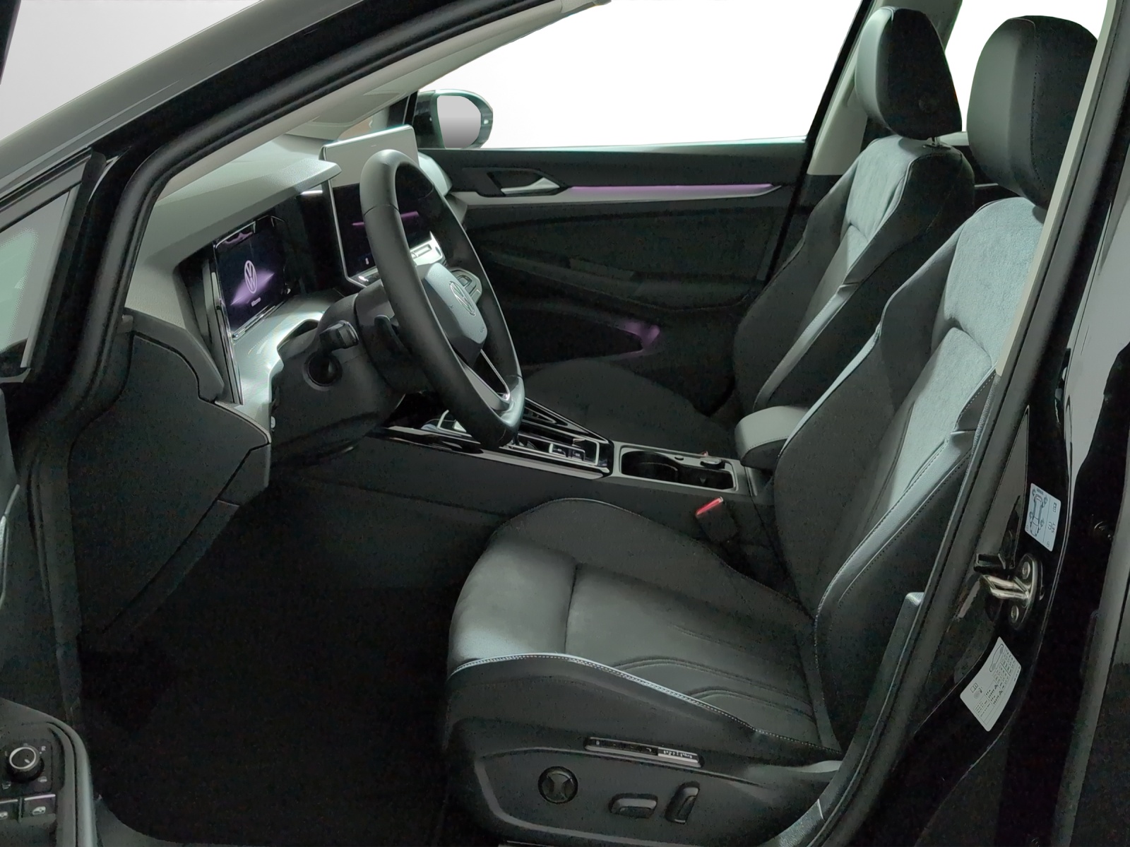 VW Golf 1.5 TSI PHEV Style-image-5