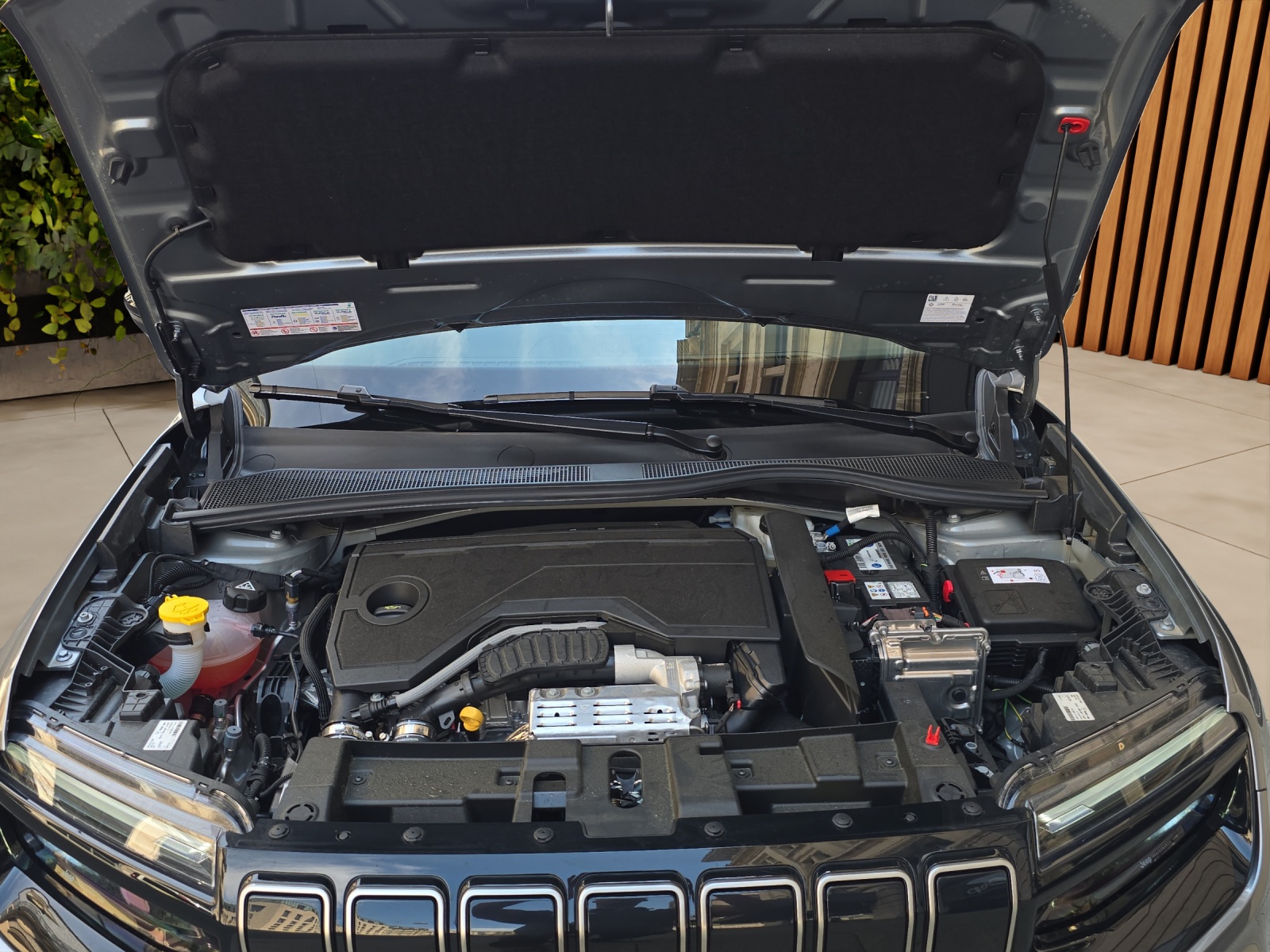 JEEP Avenger 1.2 Turbo MHEV Summit-image-18