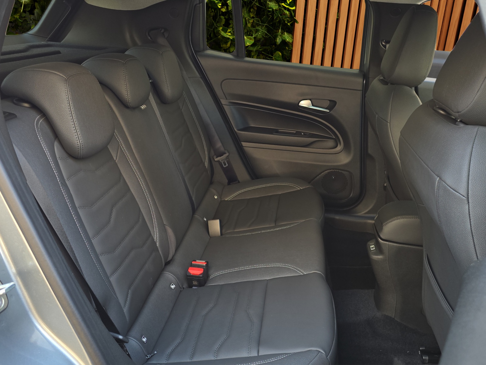 JEEP Avenger 1.2 Turbo MHEV Summit-image-16