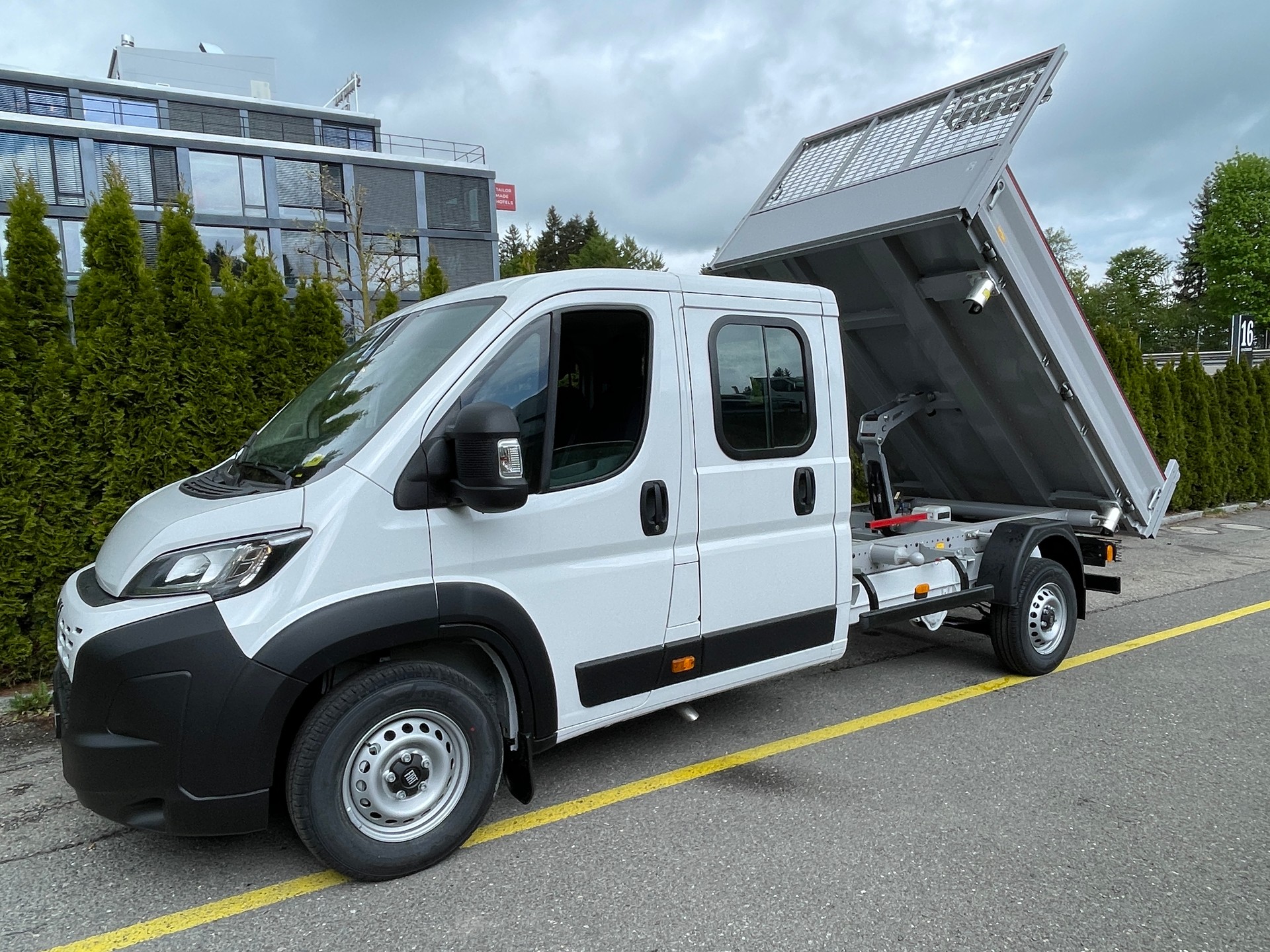FIAT Ducato 35 L3 Maxi Doka Dreiseiten-Kipper mit AHK-image-1