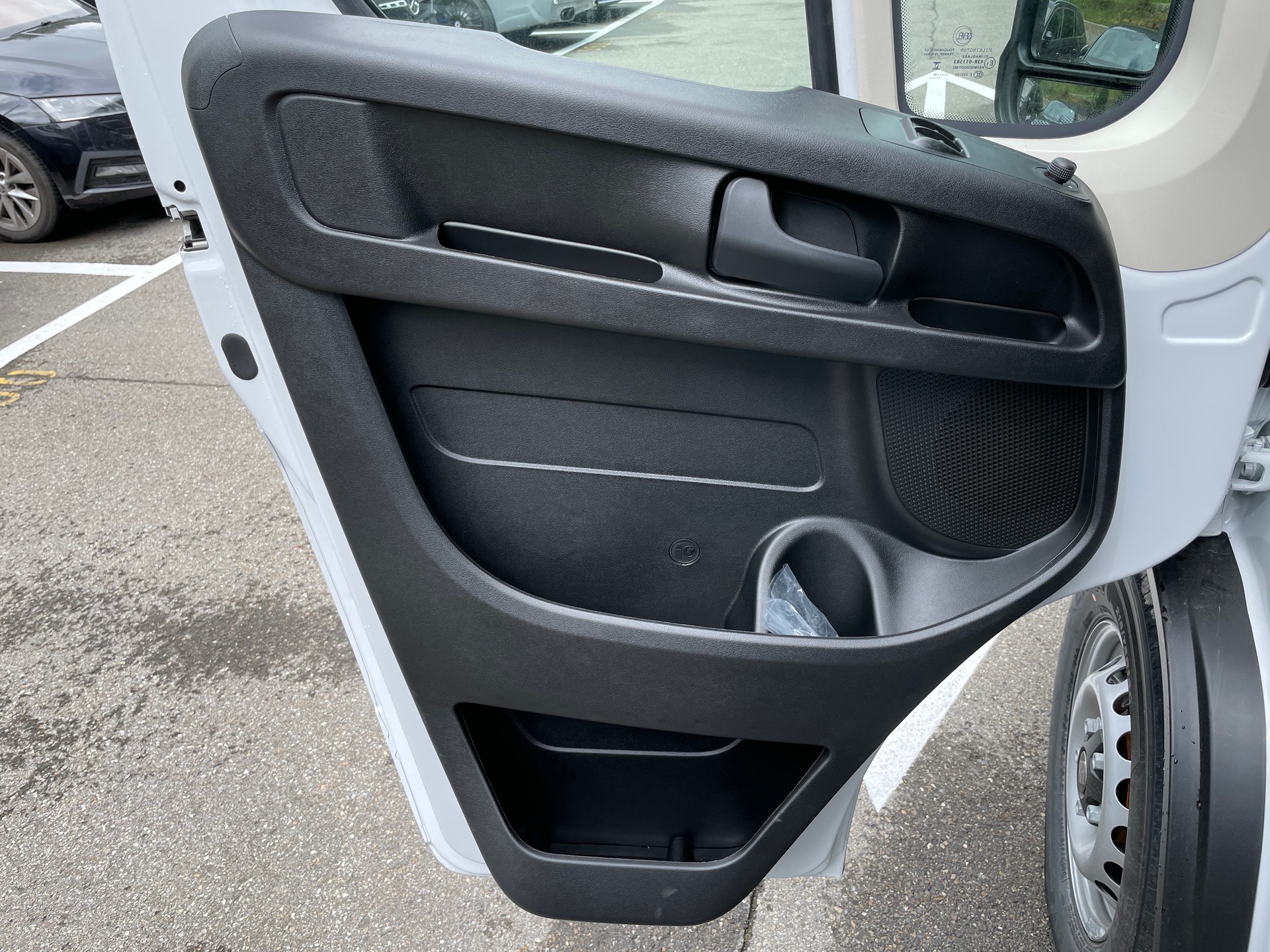 FIAT Ducato 35 L3 Maxi Doka Dreiseiten-Kipper mit AHK-image-13