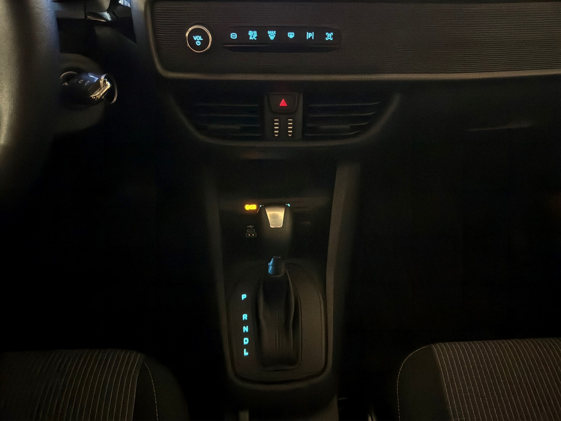 FORD Transit Courier Van 1.0 EcoBoost Active Automat-image-18