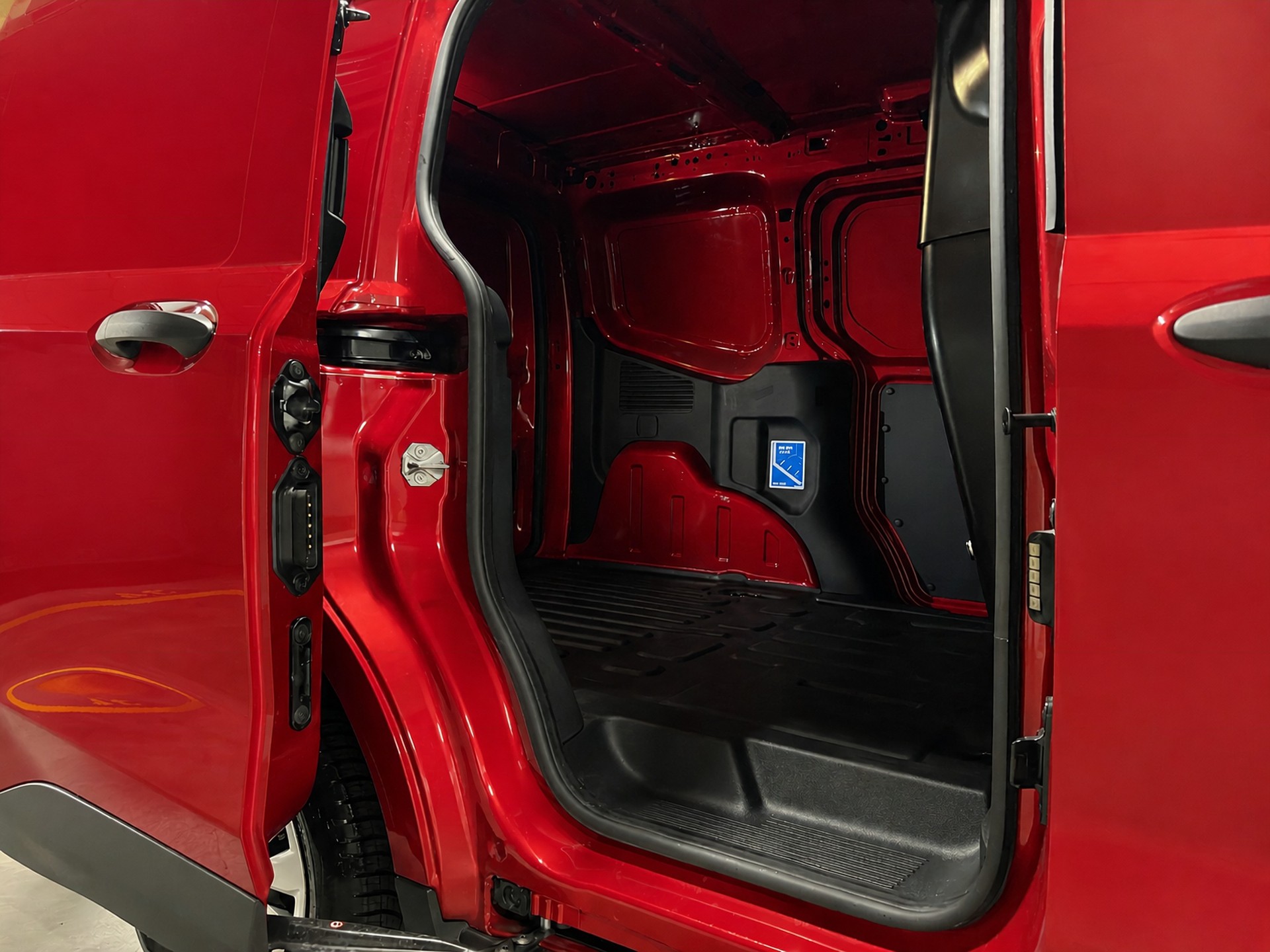 FORD Transit Courier Van 1.0 EcoBoost Active Automat-image-20